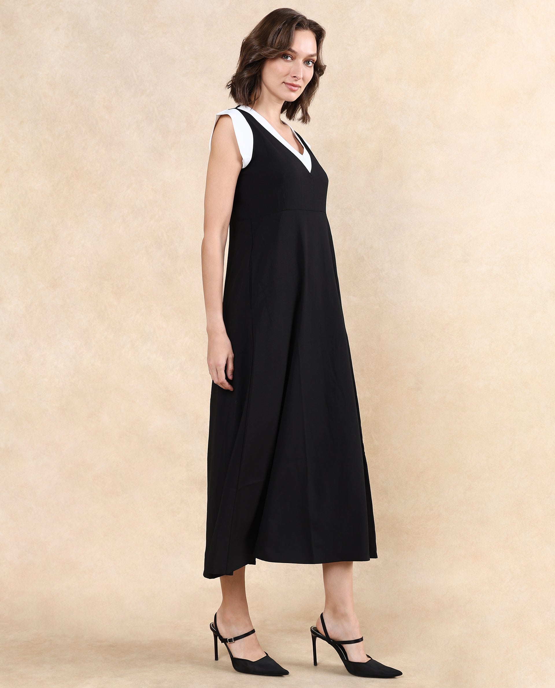 Rareism Women Bhinua Black Ruffled Sleeves V-Neck Zipper Closure Straight Fit Maxi Plain Dress
