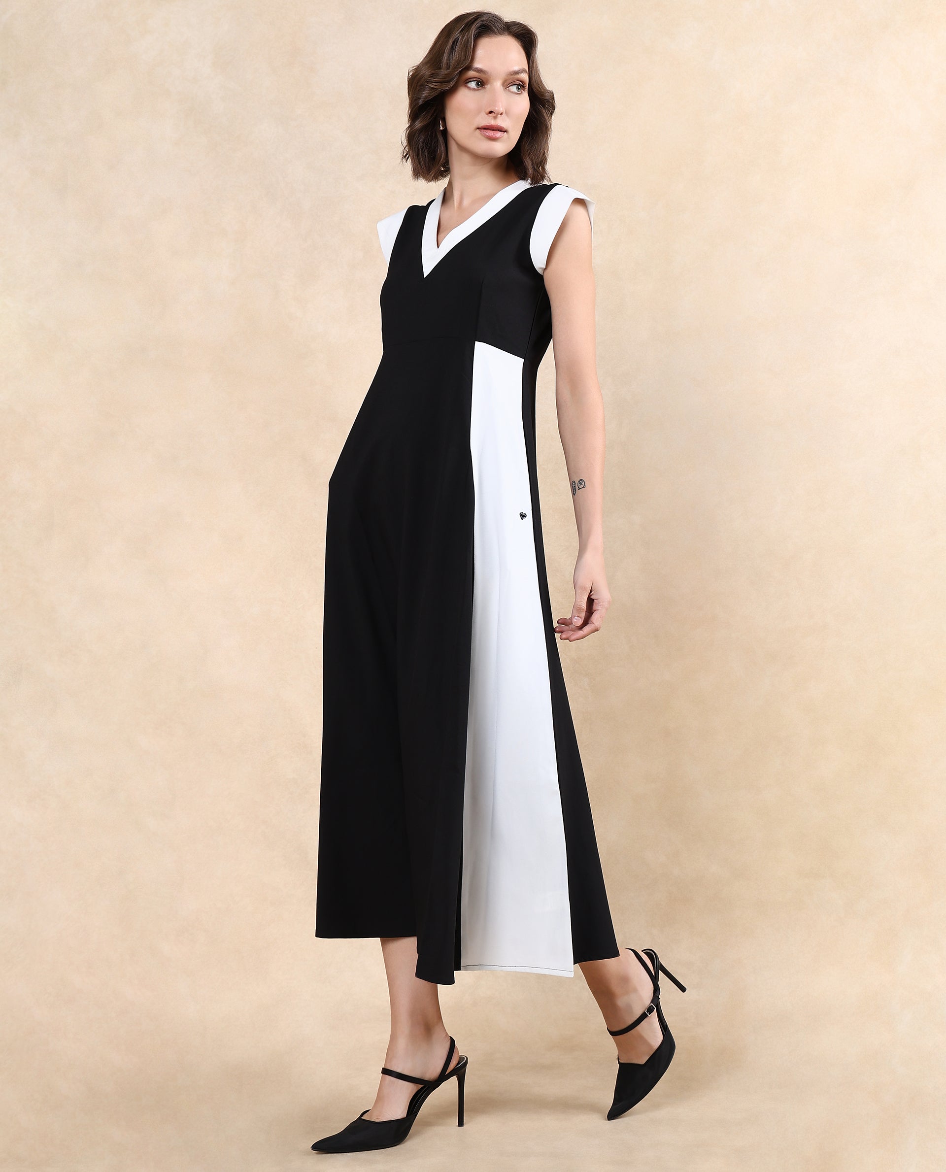 Rareism Women Bhinua Black Ruffled Sleeves V-Neck Zipper Closure Straight Fit Maxi Plain Dress