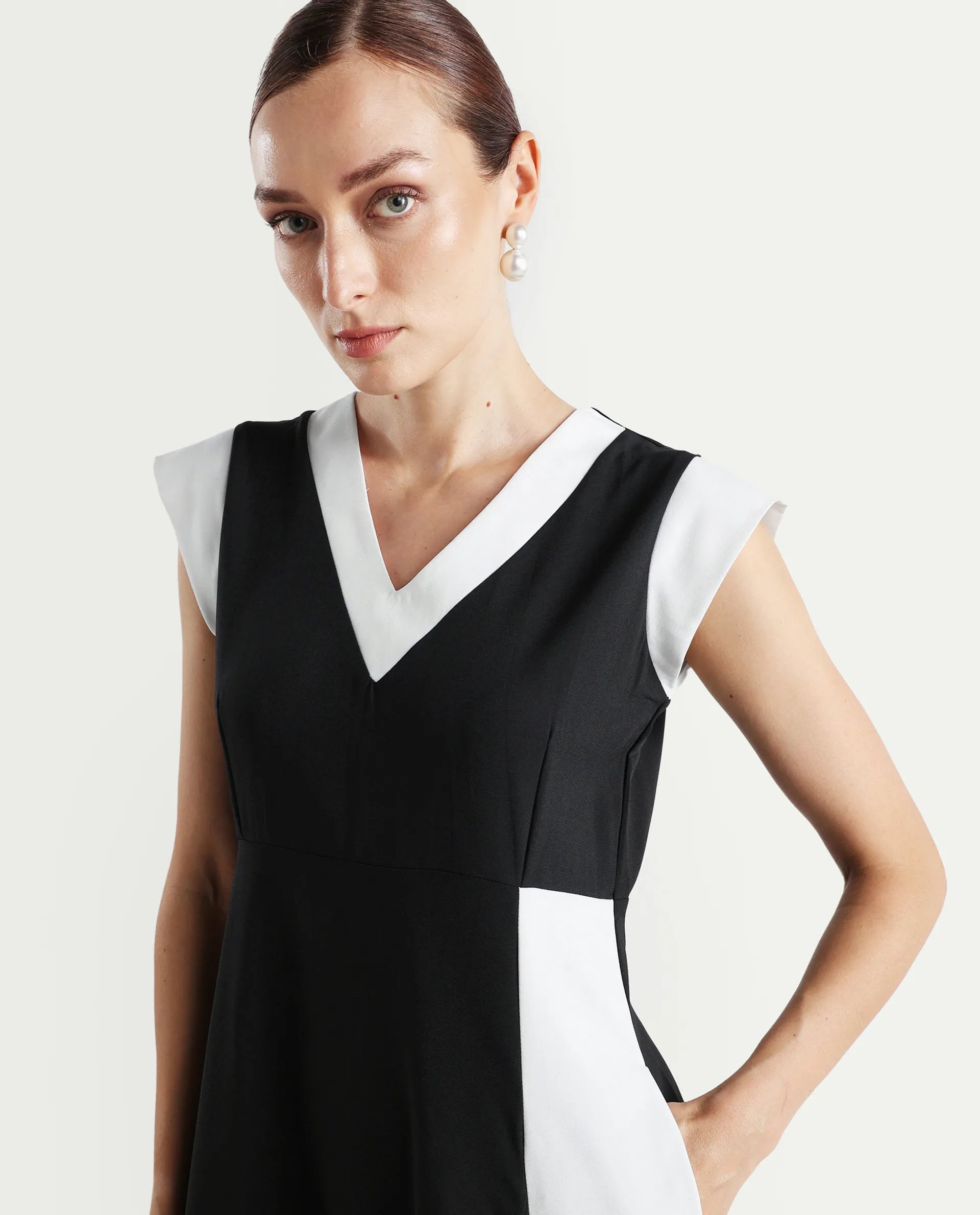 Rareism Women's Bhinua Black Twill V-Neck Plain Ruffled Sleeve Maxi Straight Fit Dress