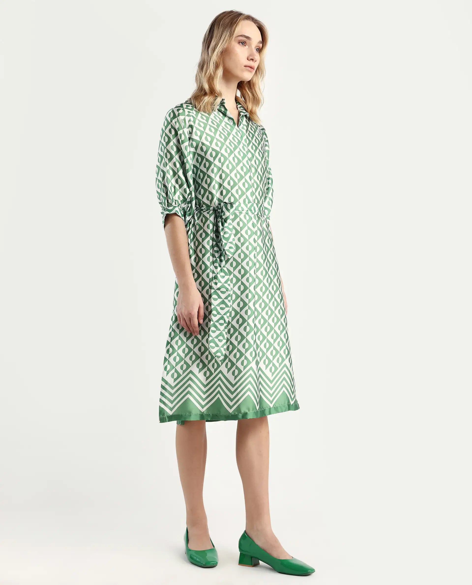 Rareism Women's Borrisa Green Cotton Blend Drop Collar Geometric Print Raglan Sleeve Midi Regular Fit Dress