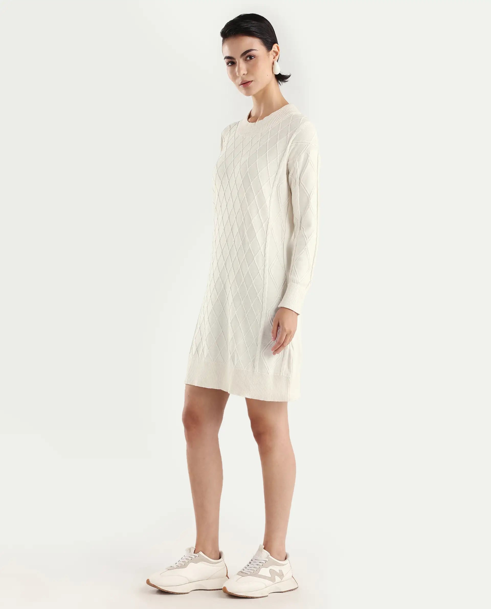 Rareism Women's Budd Off White Cotton Crew Neck Plain Knee Length Regular Fit Sweater