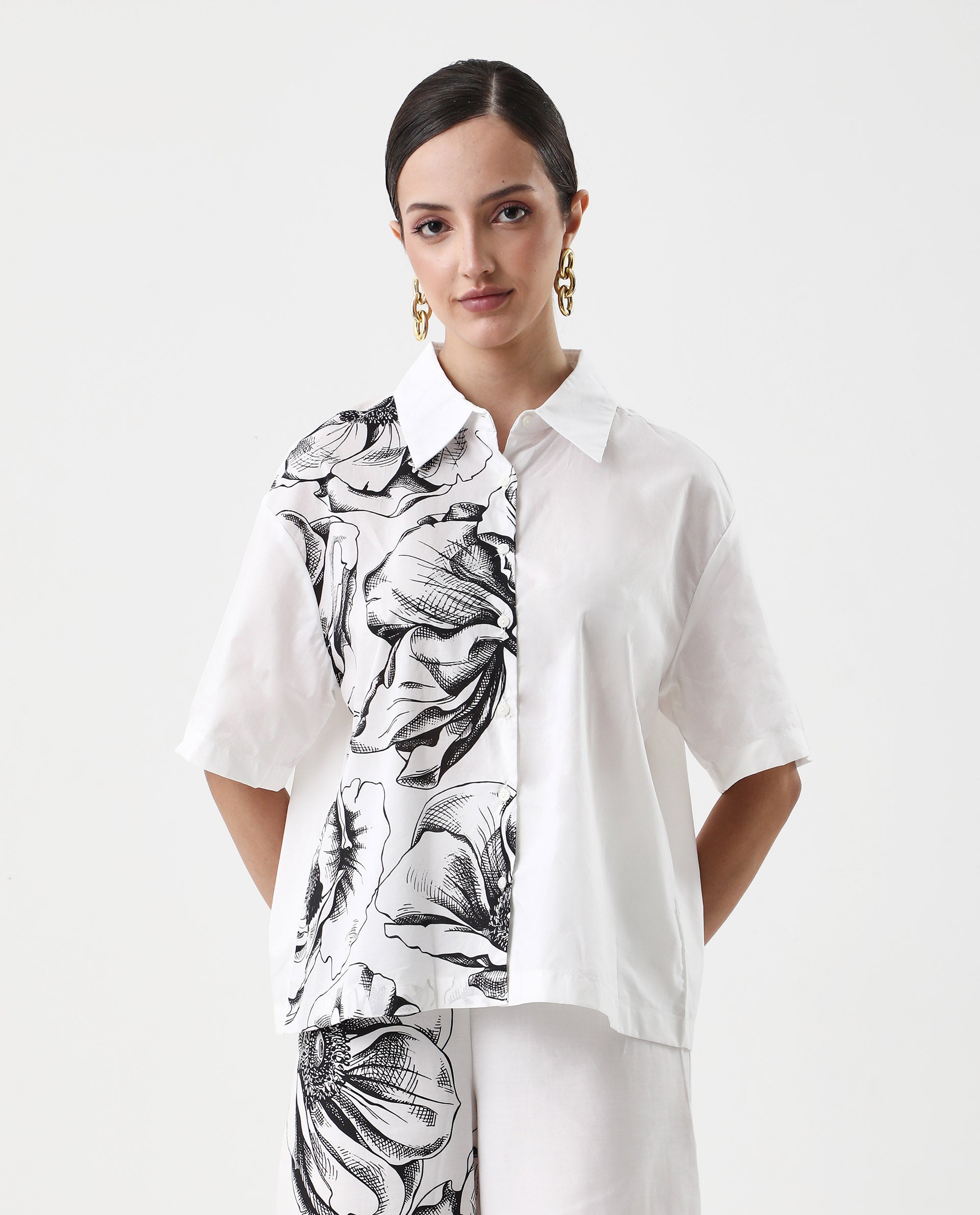 Rareism Women's Byvul White Cotton Spread Collar Floral Print Boxy Fit Shirt