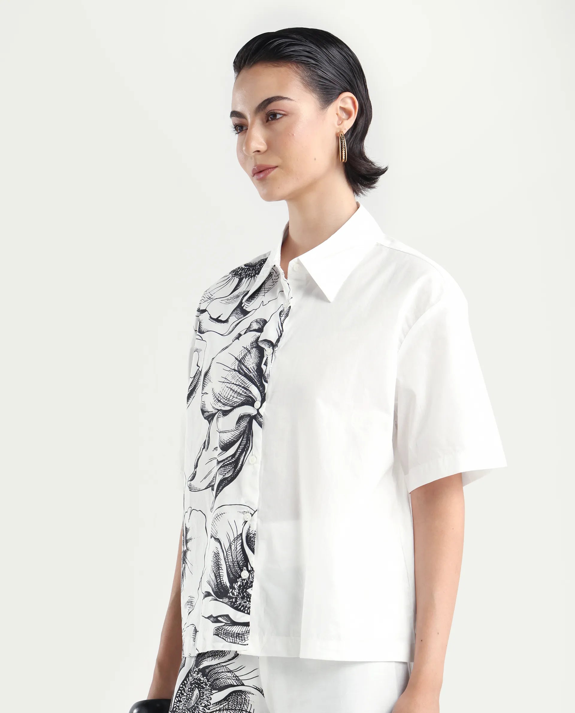 Rareism Women's Byvul White Cotton Spread Collar Floral Print Boxy Fit Shirt