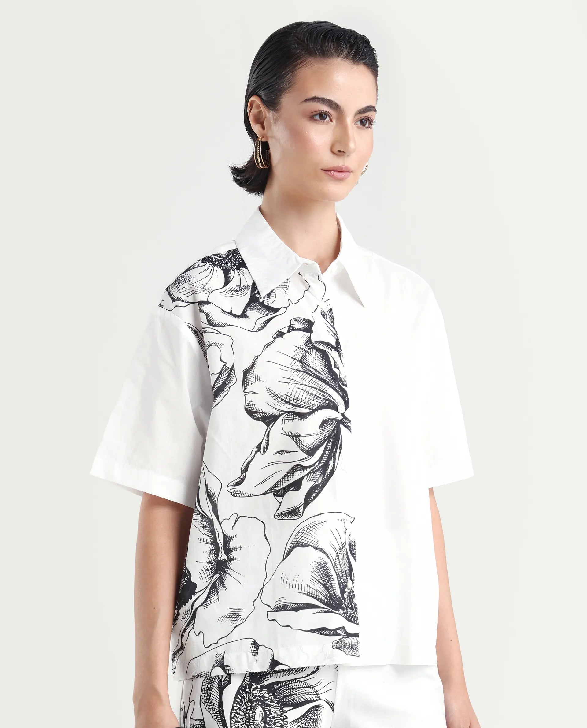 Rareism Women's Byvul White Cotton Spread Collar Floral Print Boxy Fit Shirt