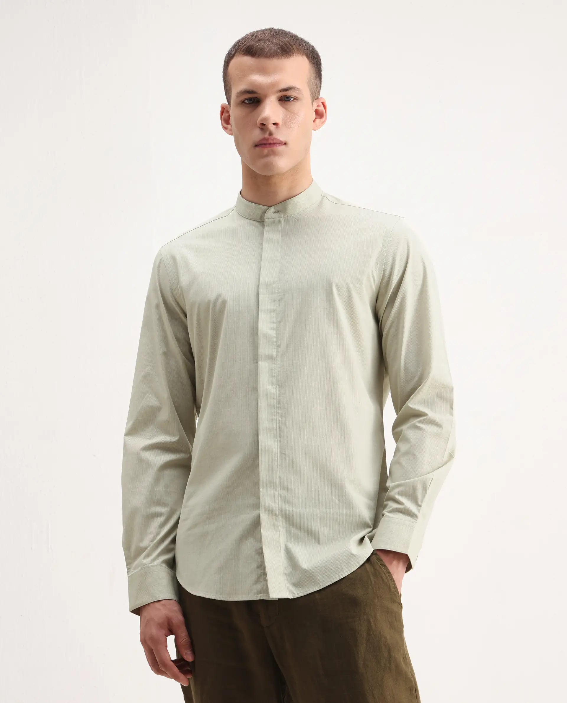 Rare Rabbit Men's Cadmi-25 Green Cotton Plain Regular Fit Full Sleeve Mandarin Collar Shirt