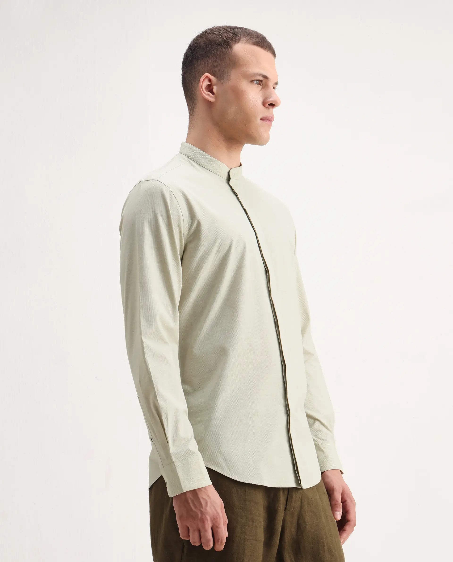 Rare Rabbit Men's Cadmi-25 Green Cotton Plain Regular Fit Full Sleeve Mandarin Collar Shirt