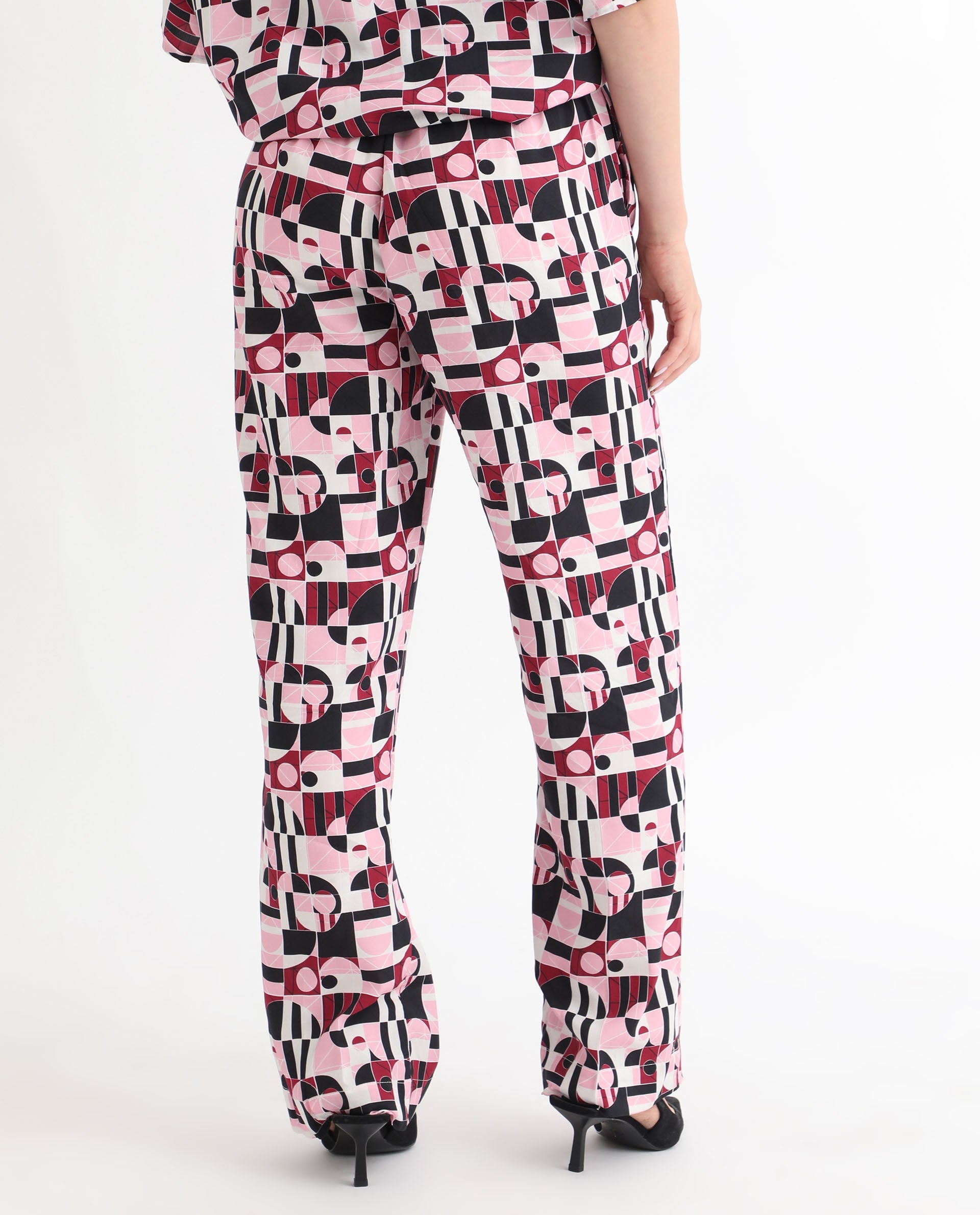Rareism Women Cameron Multi Viscose Fabric Relaxed Fit Mid Rise Abstract Print Ankle Length Trousers