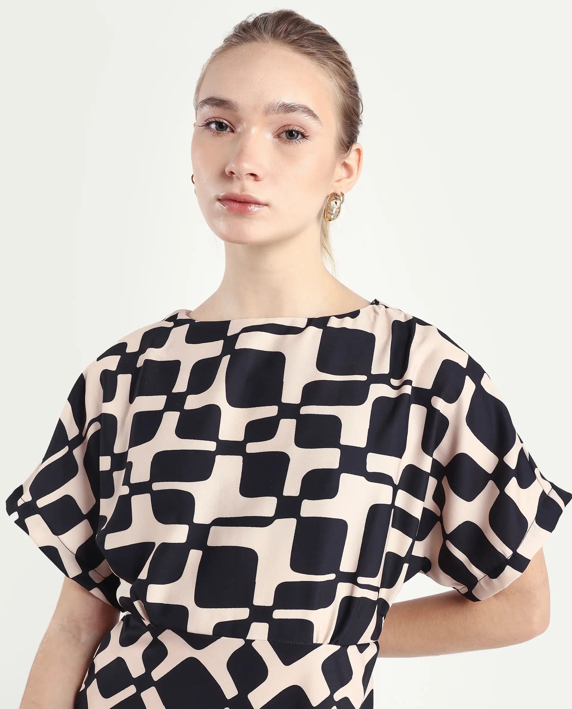 Rareism Women's Cancun Black Twill Boat Neck Geometric Print Extended Sleeves Mini Straight Fit Dress