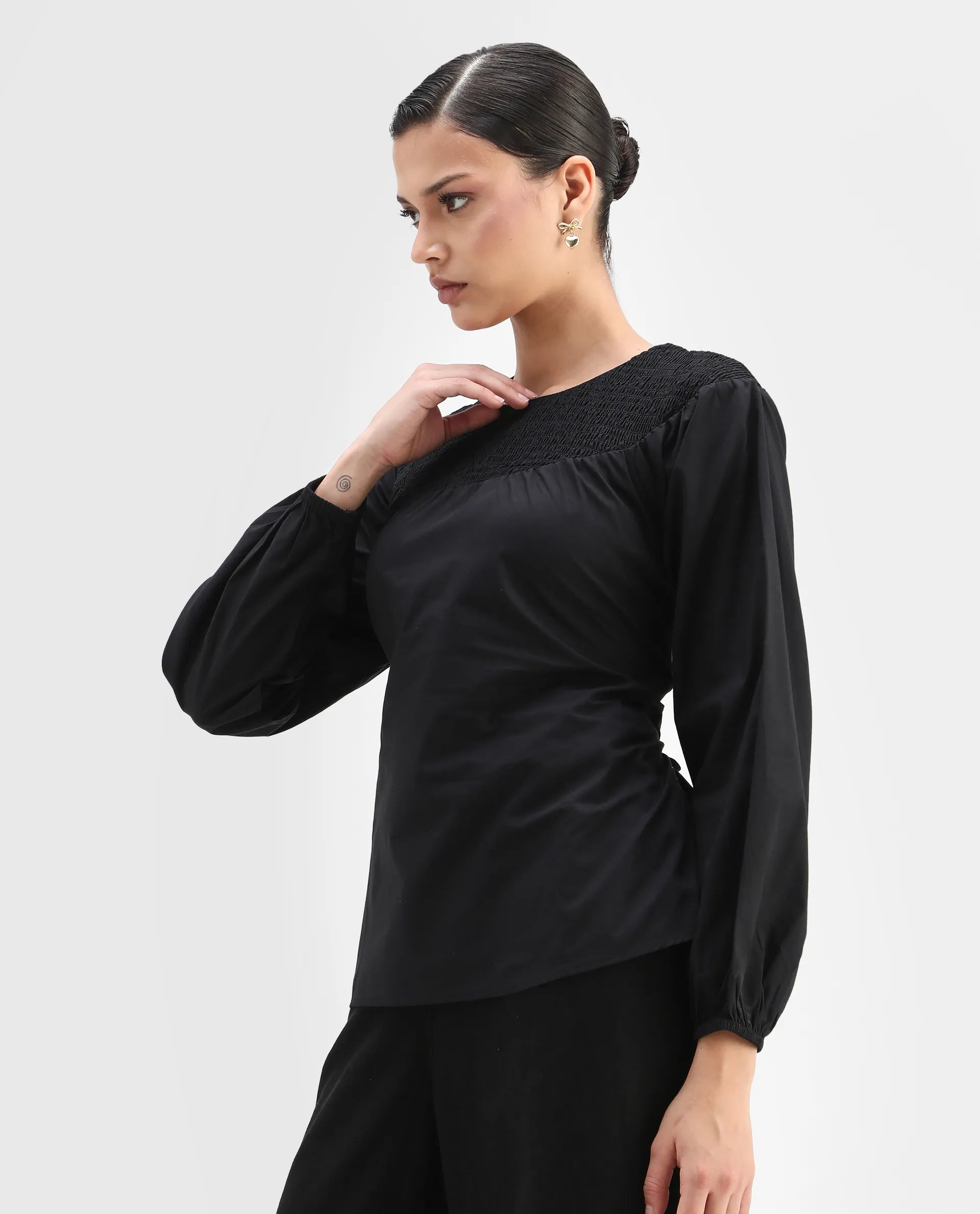Rareism Women's Cassius Black Cotton Crew Neck Plain Volume Sleeve Regular Fit Top
