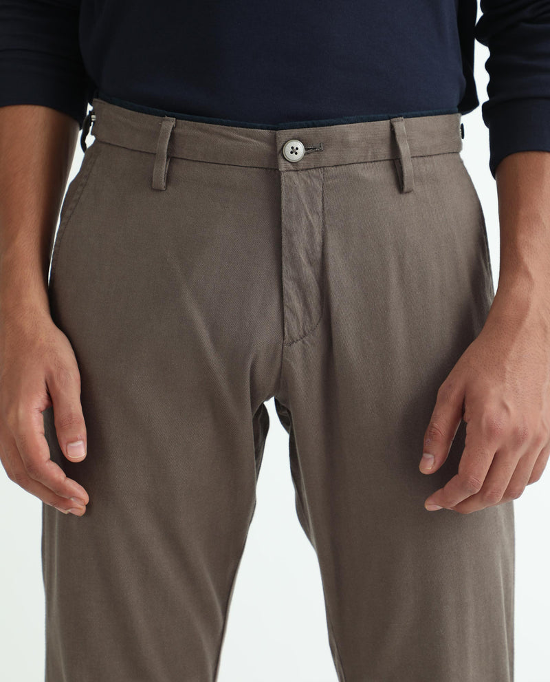 Rare Rabbit Men's Cellular Brown Solid Mid-Rise Regular Fit Twill Trouser