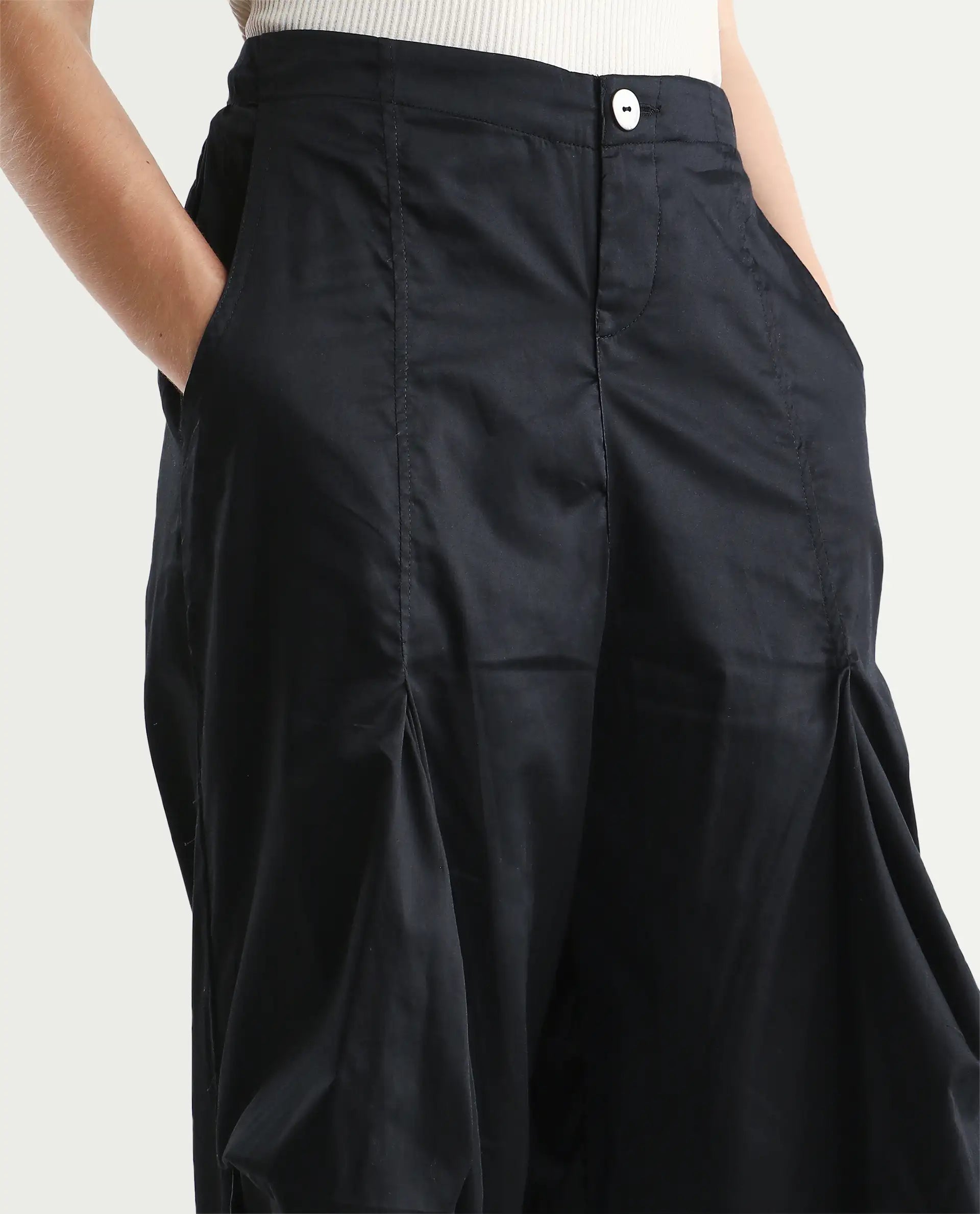 Rareism Women's Colema Black Cotton Plain Ankle Length Relaxed Fit Trouser