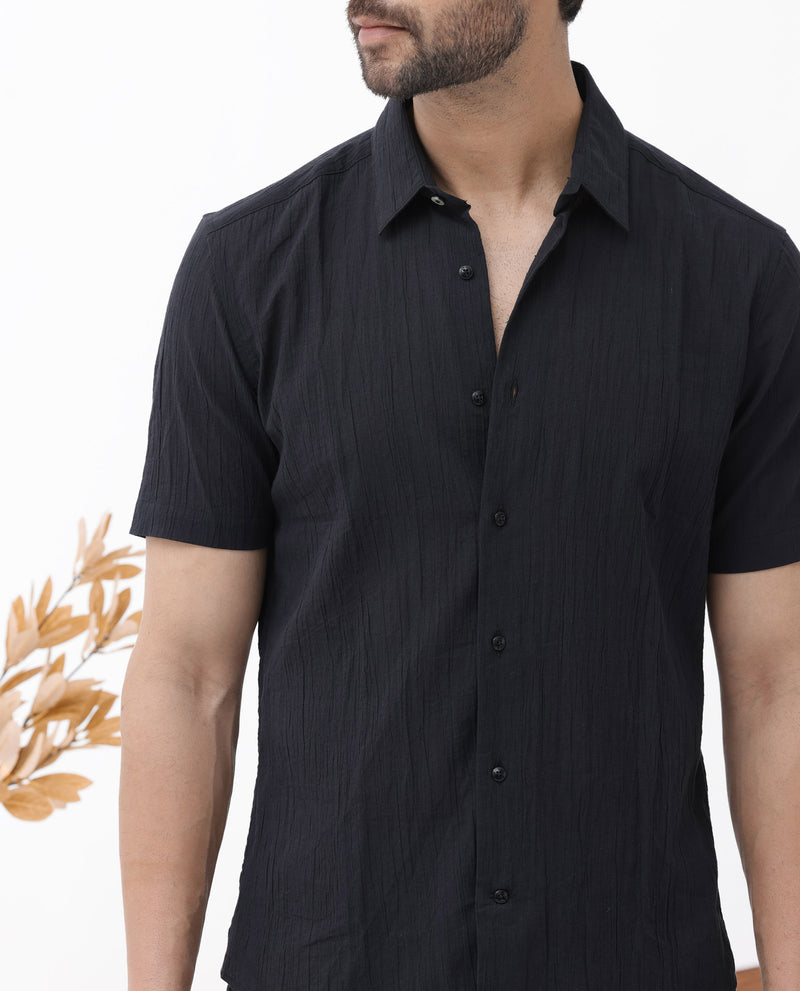 Rare Rabbit Mens Crinkle SS Black Cotton Fabric Short Sleeve Boxy Fit Crinkle Effect Solid Shirt