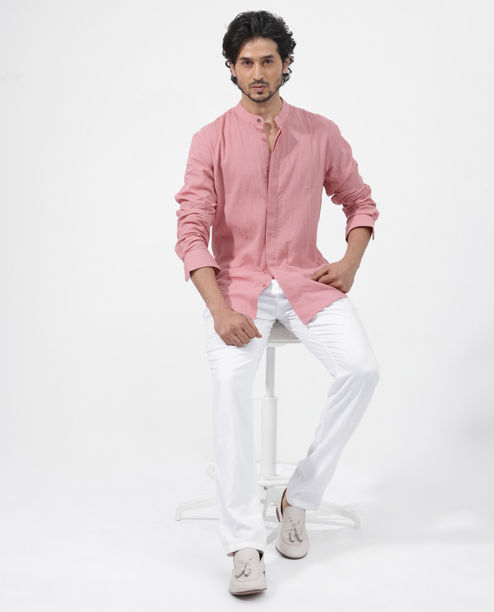 Rare Rabbit Mens Crinkle LS Pink Cotton Fabric Mandarin Collar Full Sleeve Crinkle Effect Solid Shirt