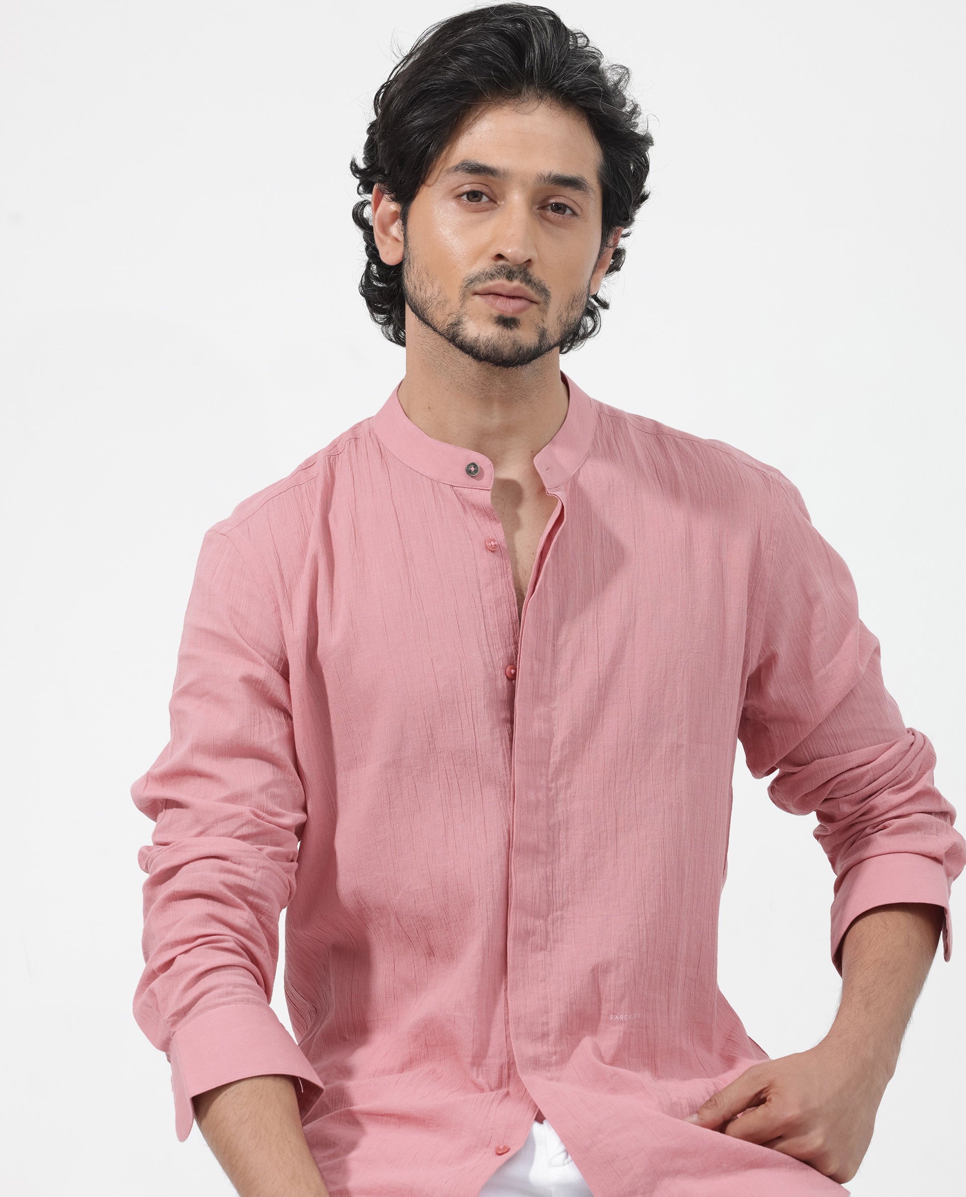 Rare Rabbit Mens Crinkle LS Pink Cotton Fabric Mandarin Collar Full Sleeve Crinkle Effect Solid Shirt