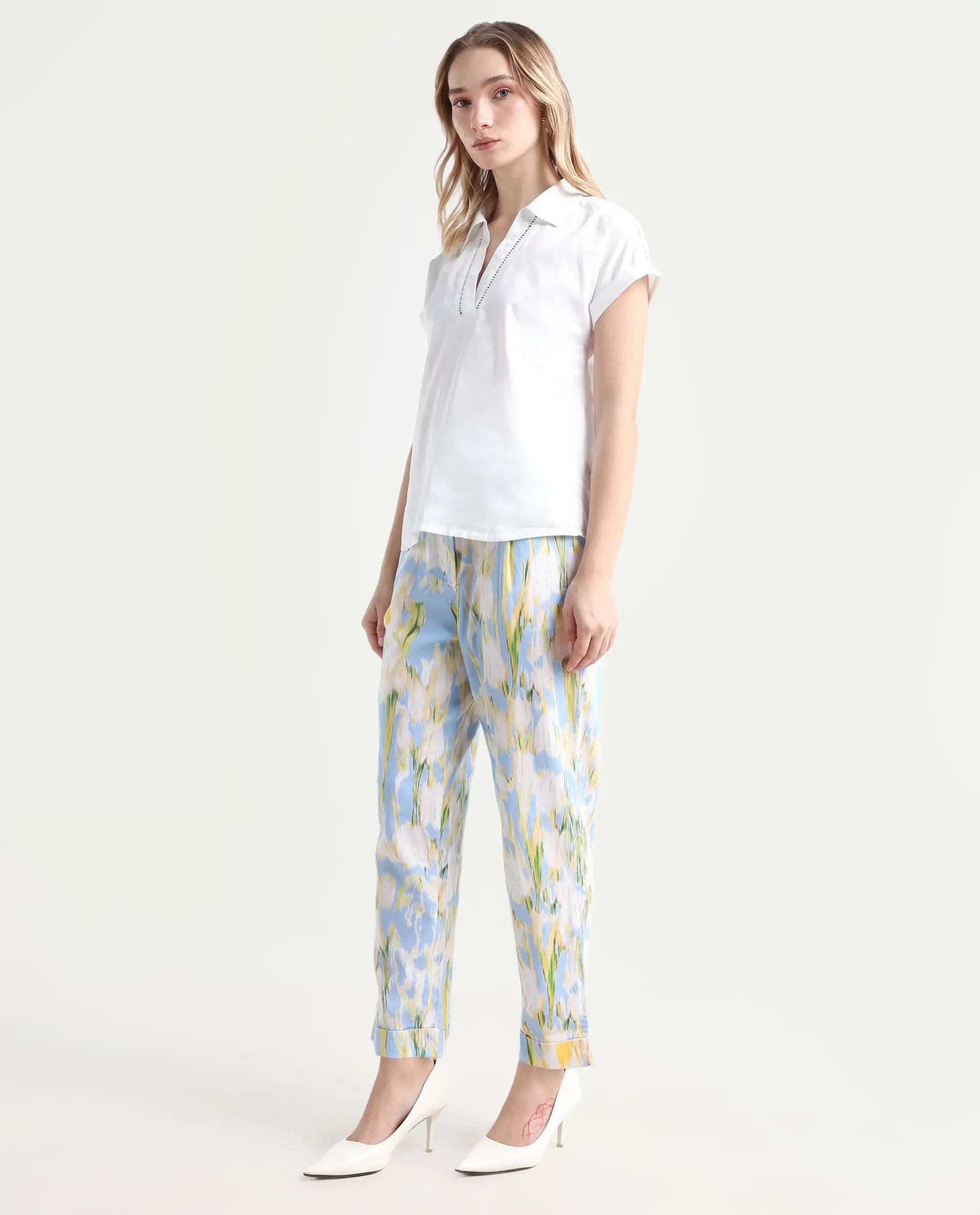 Rareism Women's Cult Green Cotton Abstract Print Ankle Length Slim Fit Trouser