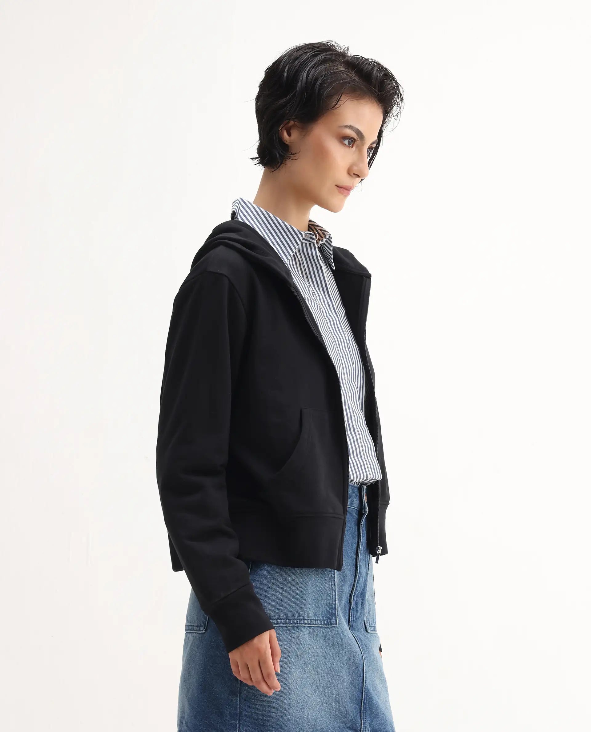 Rareism Women's Div Black Cotton Blend Hooded Regular Fit Printed Sweatshirt