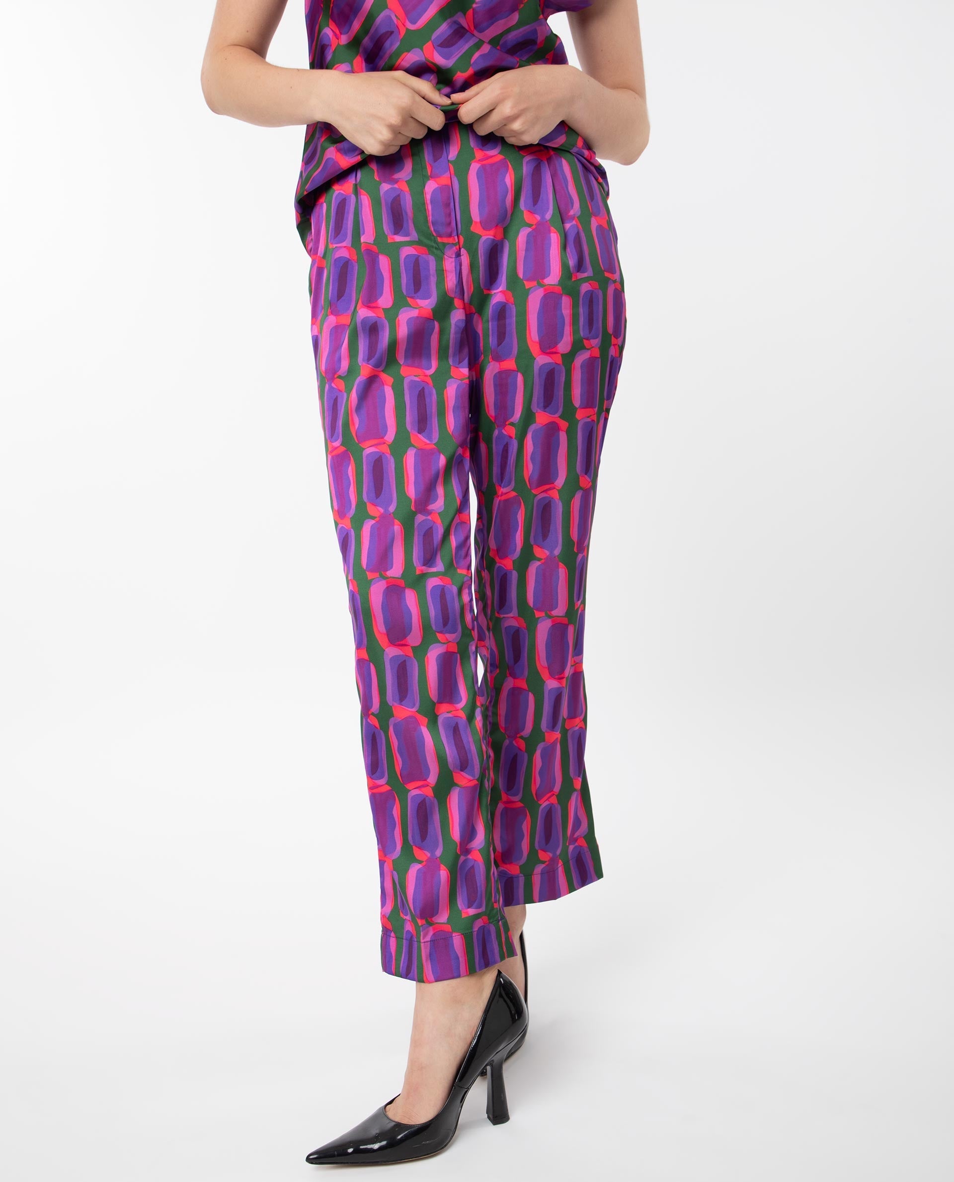 Rareism Women Eista Purple Polyester Fabric Relaxed Fit Geometric Print Ankle Length Trousers