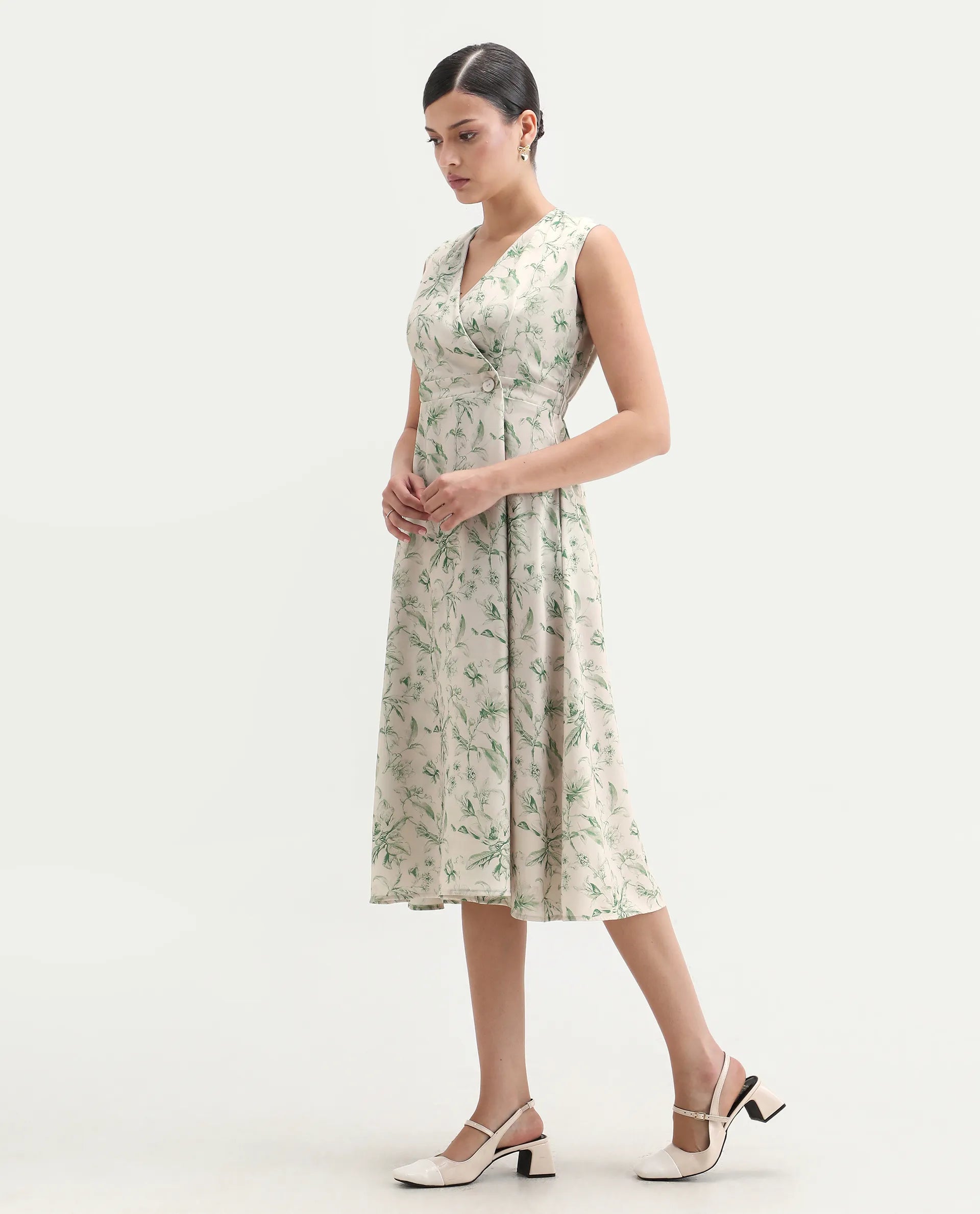 Rareism Women's Eleta Light Green Polyester V-Neck A-Line Floral Print Midi Dress