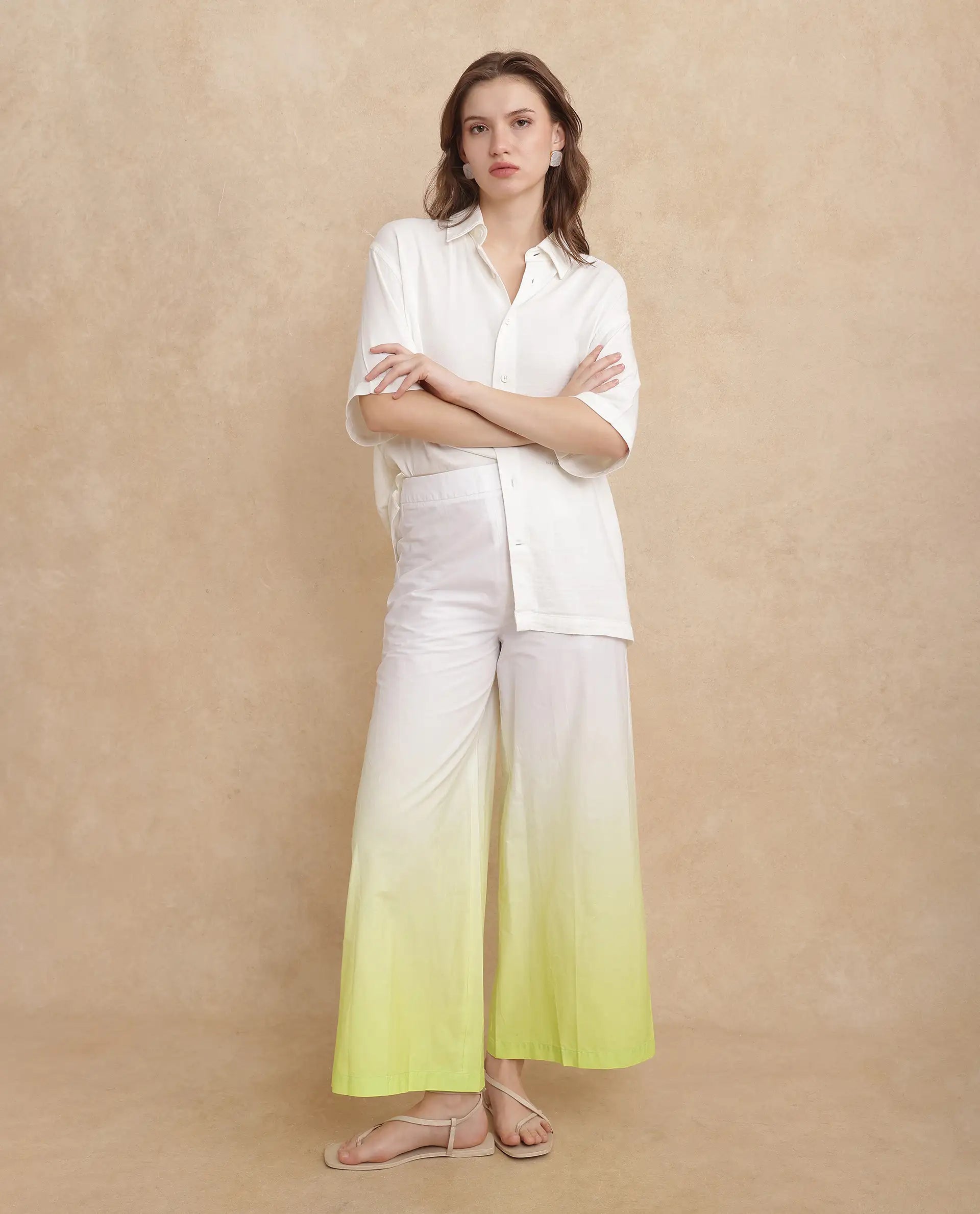 Rareism Women Elise Green Zipper Closure Wide Fit Ankle Length Ombre Trouser