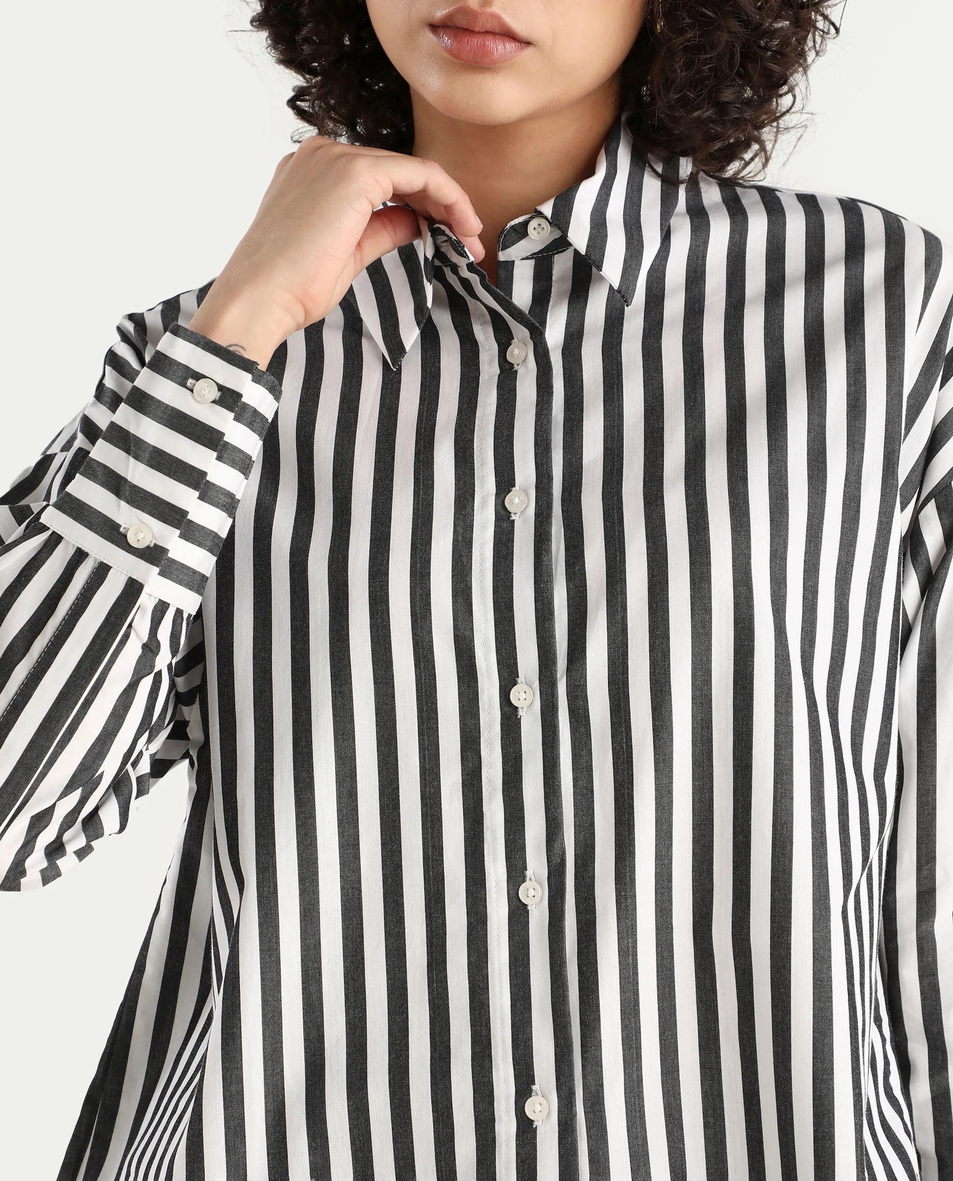 Rareism Women's Epdyed White Cotton Striped Cuffed Sleeve Boxy Fit Shirt