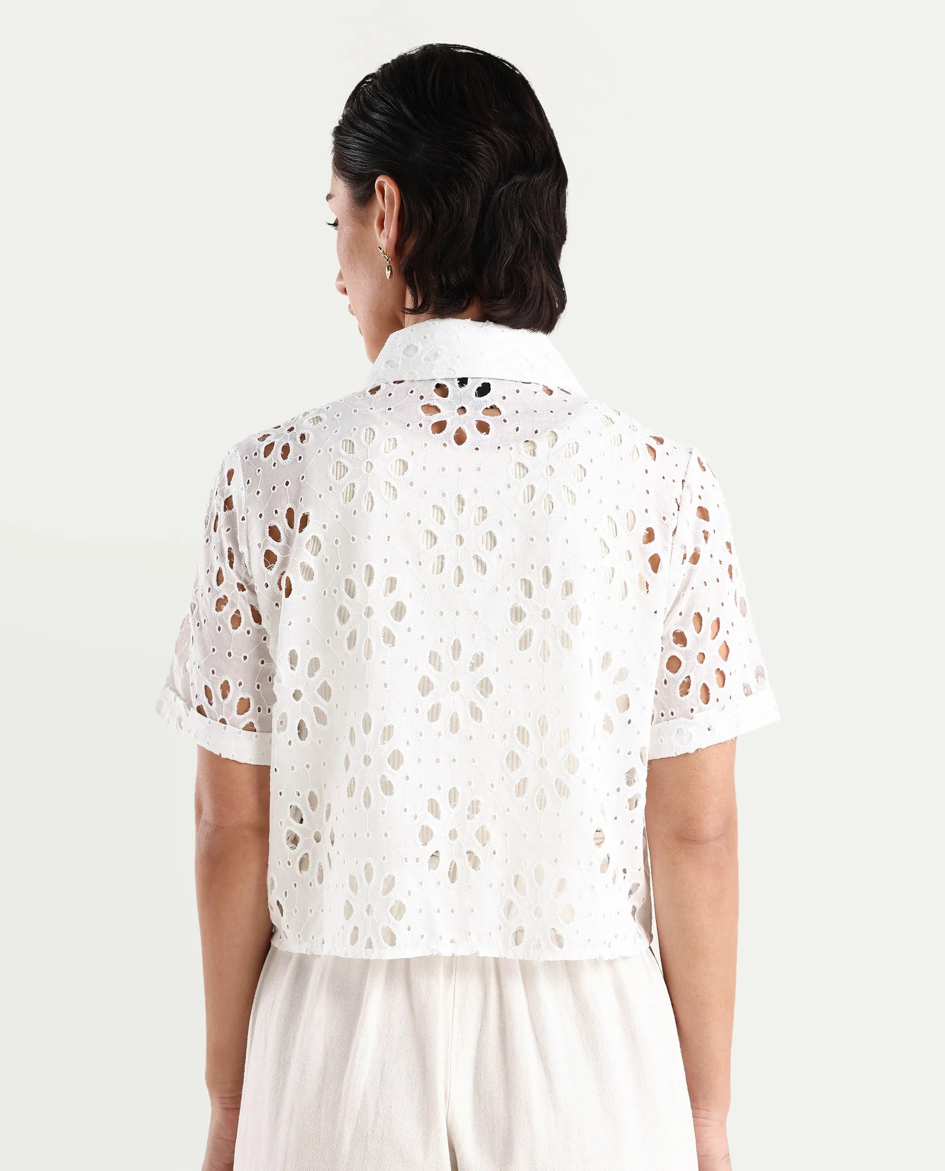 Rareism Women's Epoch White Cotton Collared Plain Crop Regular Fit Shirt