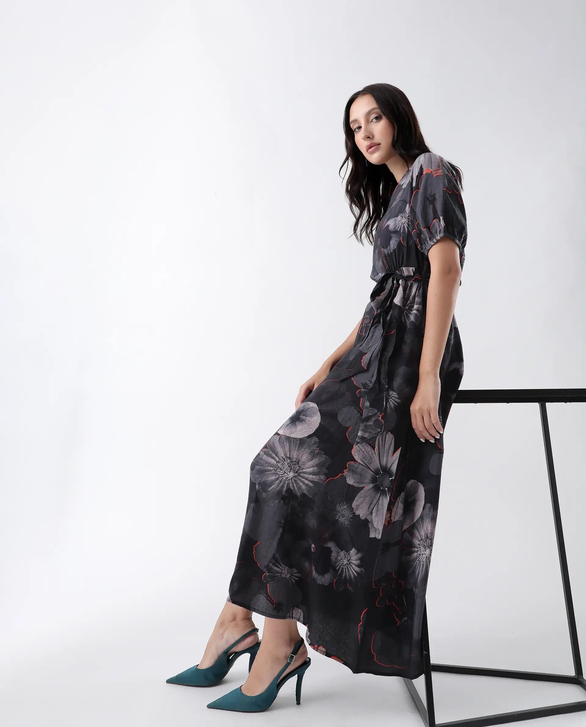 Rareism Women's Epory Black Viscose Blend Floral Print Extended Sleeves Midi A-Line Dress