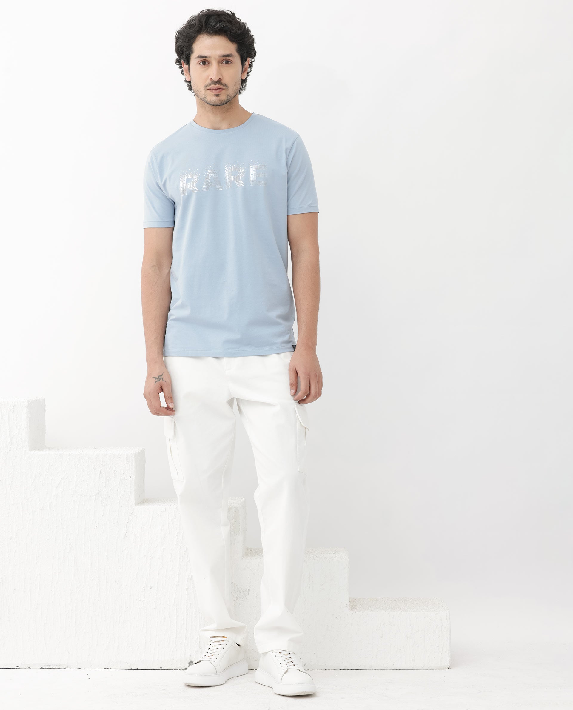 Rare Rabbit Mens Eso Light Blue Short Sleeve Graphic Print Regular Fit T-Shirt