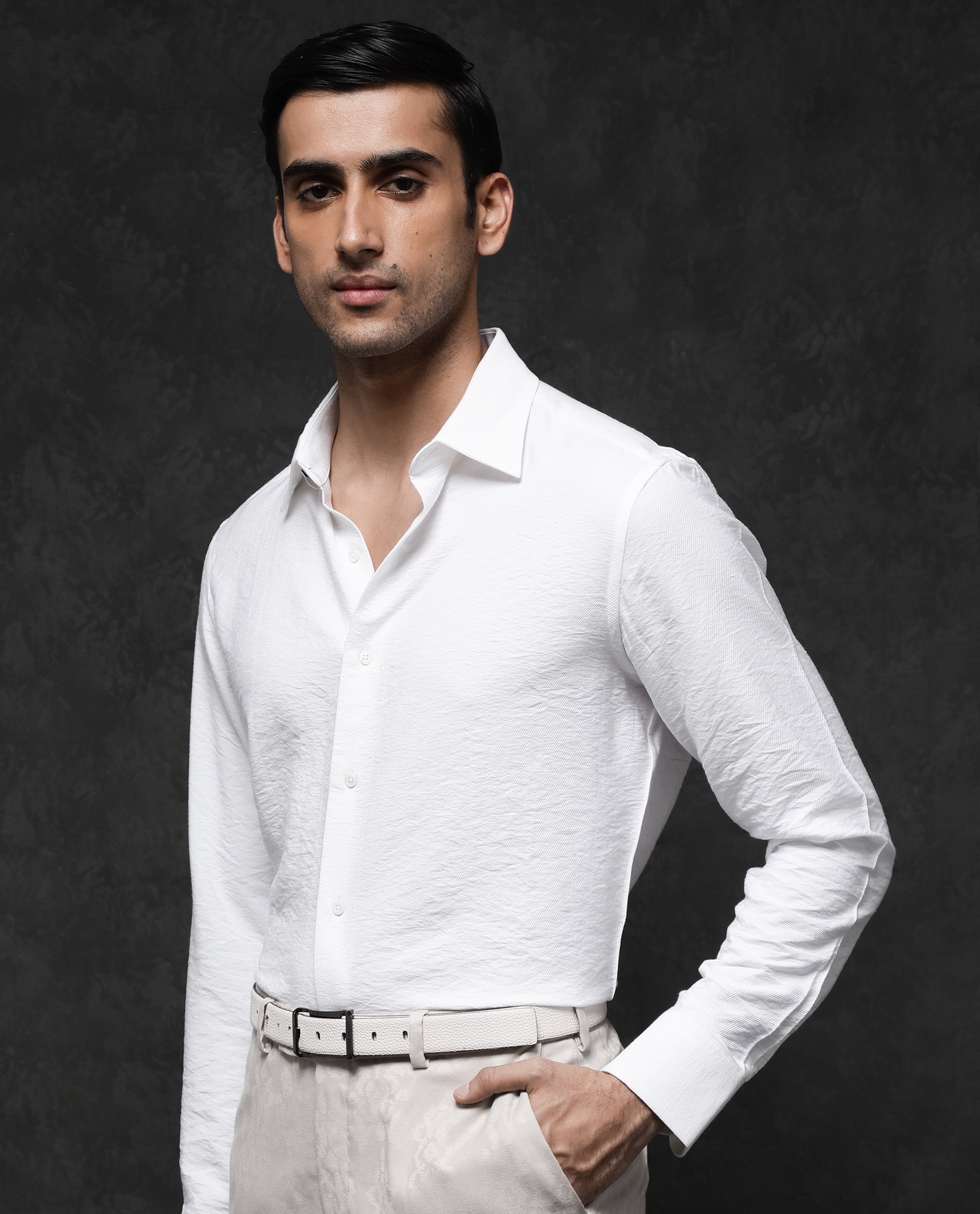 Rare Rabbit Mens Esty White Viscose Nylon Fabric Full Sleeve Solid Twill Formal Shirt