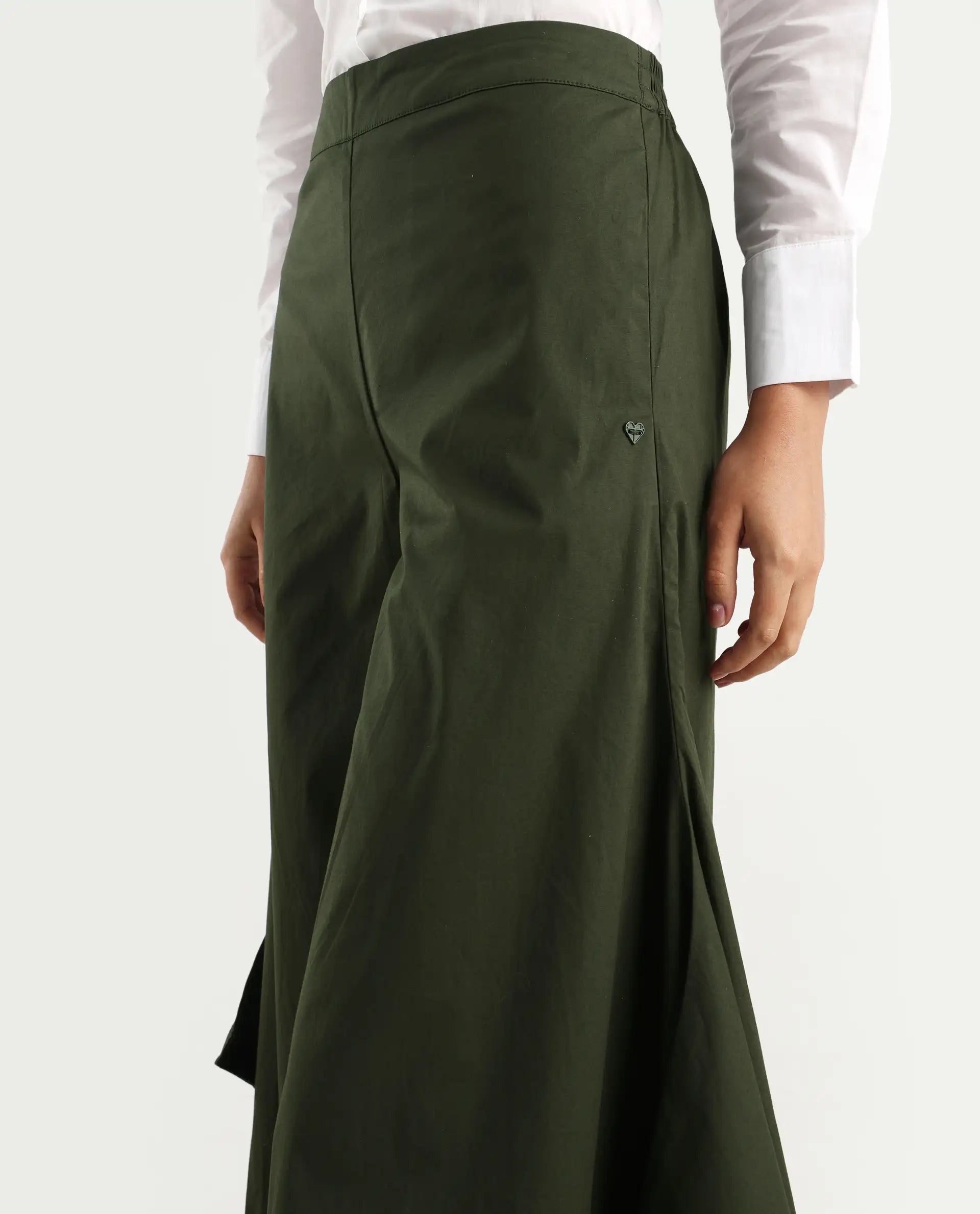Rareism Women's Filom Green Cotton Blend Plain Ankle Length Flared Trouser