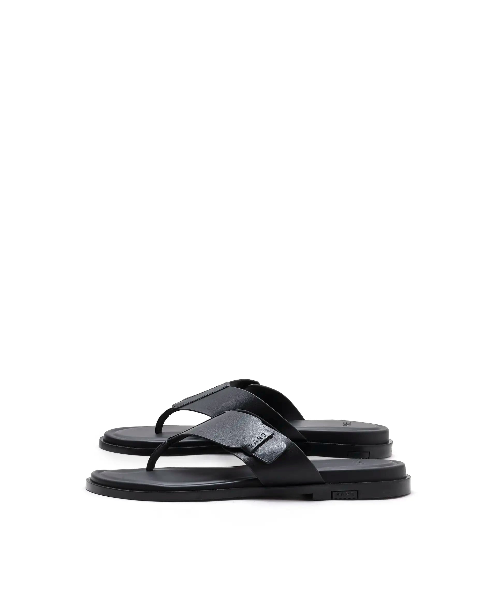 Rarez Men's Finn Black Leather Regular Sandal