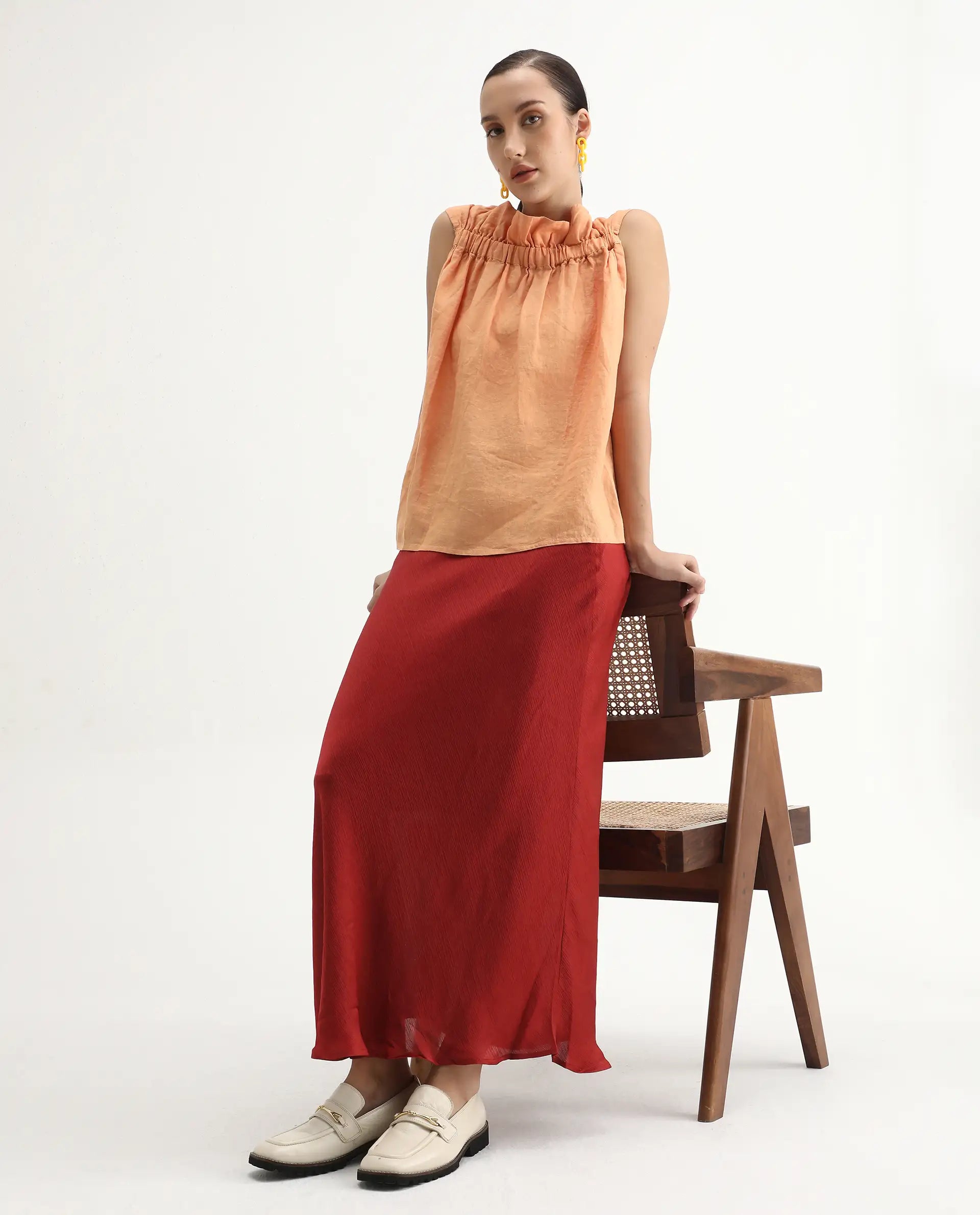 Rareism Women's Flash Orange Linen Sweetheart Neck Plain Sleeveless Knee Length Tailored Top