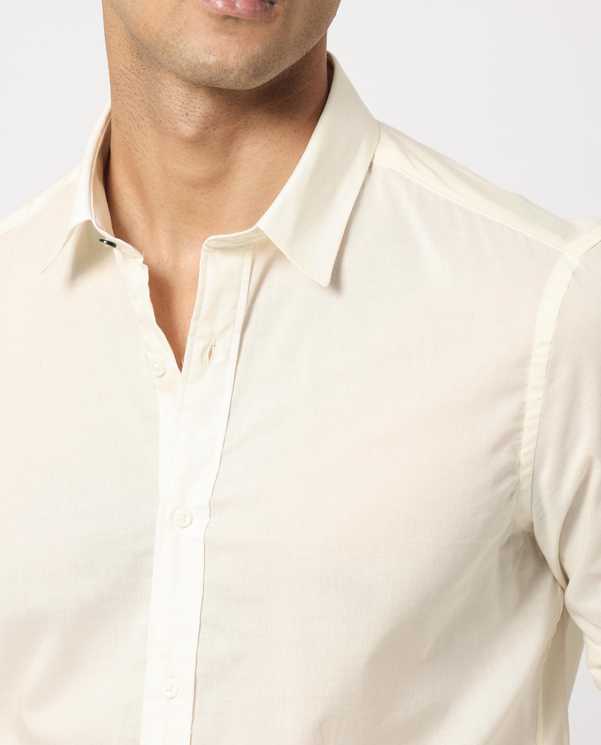 Rare Rabbit Men's Flees White Cotton Fabric Full Sleeves Solid Shirt