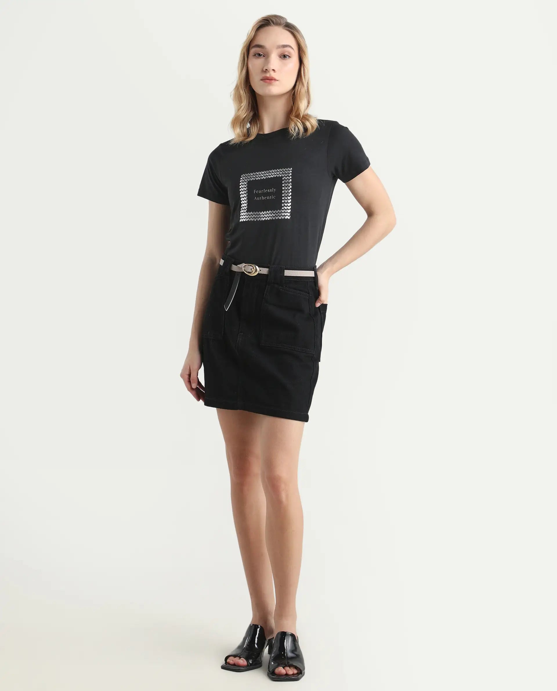 Rareism Women's Frunta Black Cotton Blend Crew Neck Graphic Print Regular Fit T-Shirt