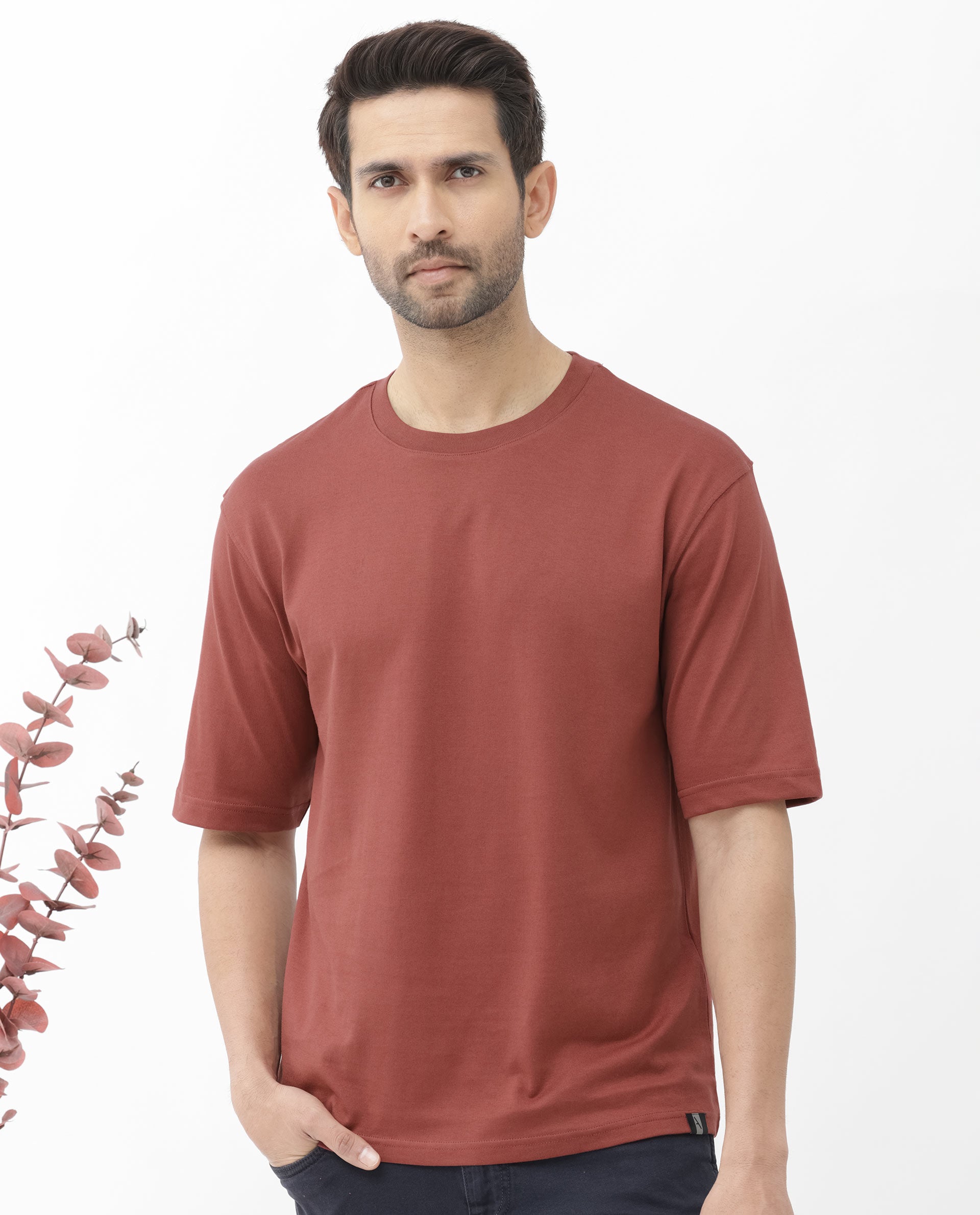 Rare Rabbit Men's Gallos Rust Short Sleeve Oversized Solid T-Shirt