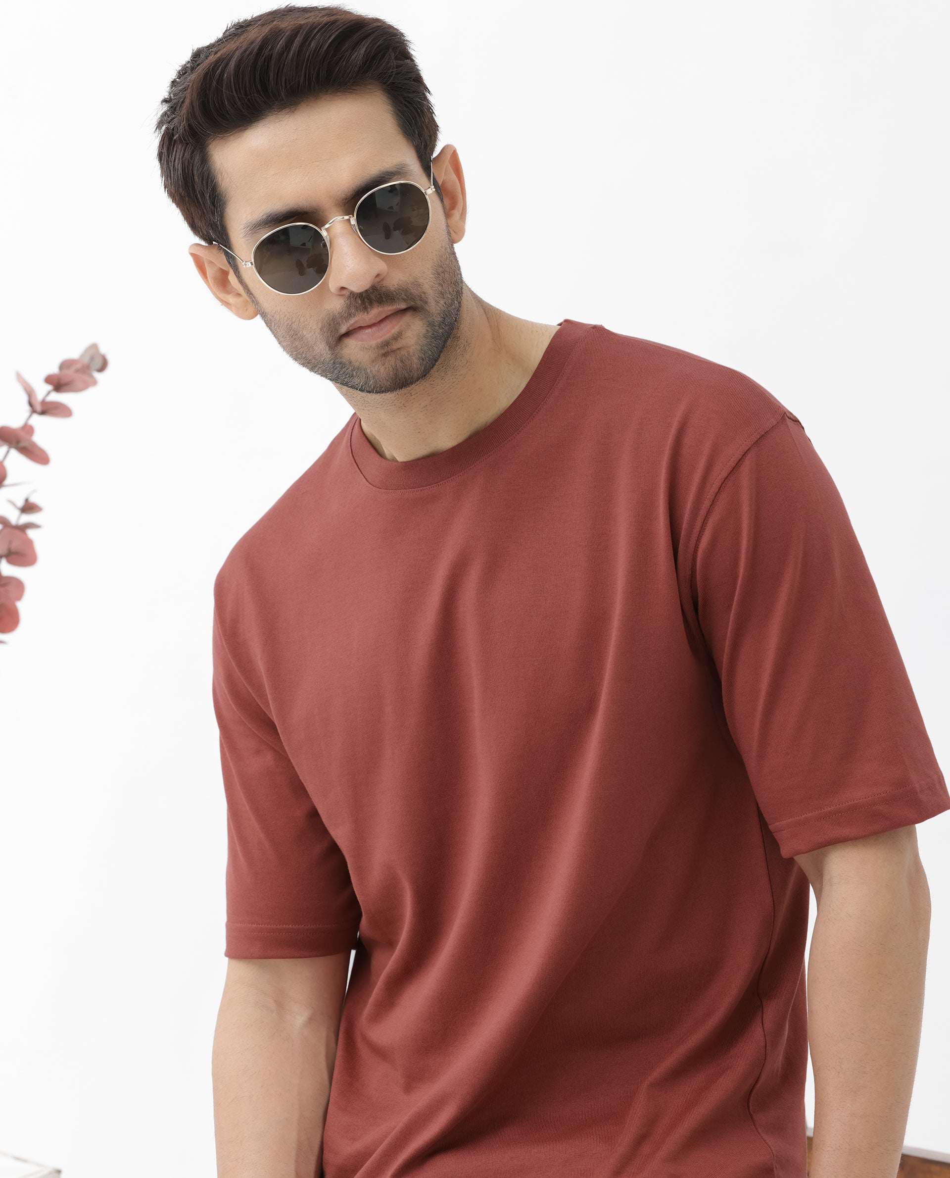 Rare Rabbit Men's Gallos Rust Short Sleeve Oversized Solid T-Shirt