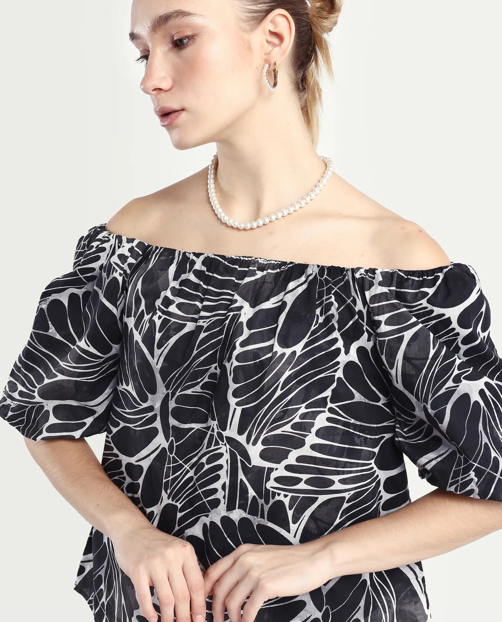 Rareism Women's Getan Black Viscose Blend Square Neck Abstract Print Balloon Sleeve Relaxed Fit Top