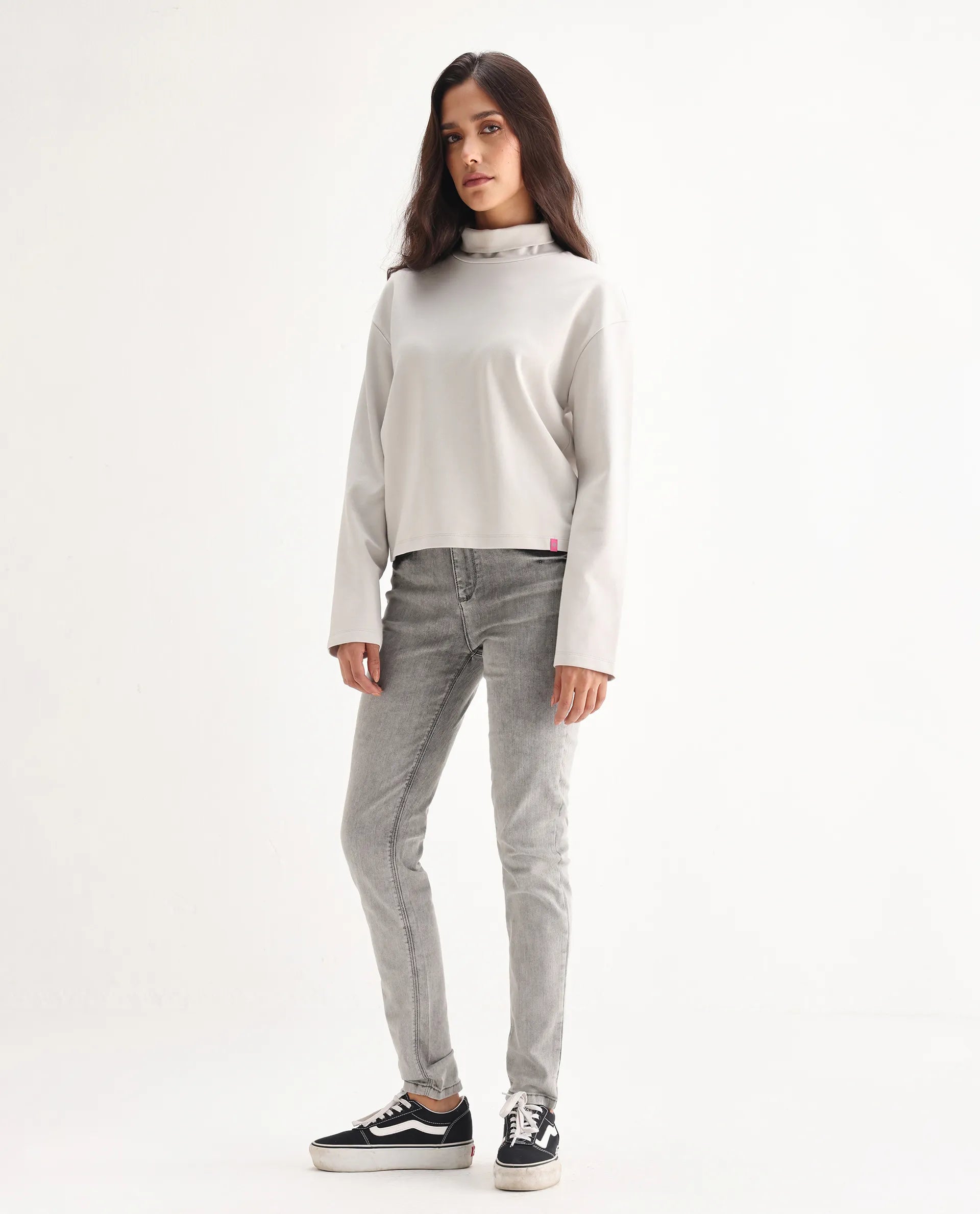 Rareism Women's Goliath Grey Cotton Blend Plain Ankle Length Slim Fit Jeans
