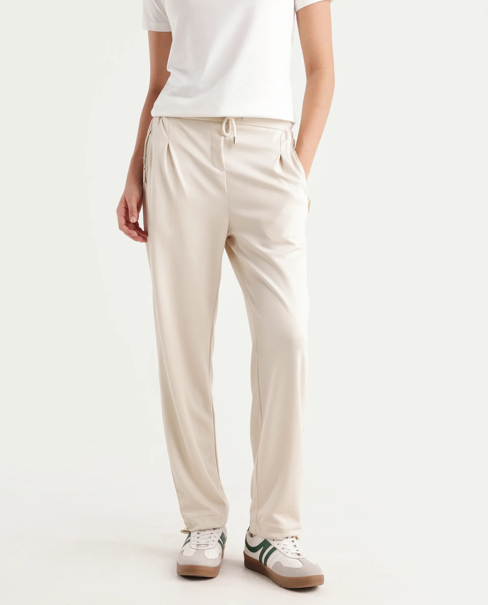 Rareism Women's Gumushane Off White Modal Blend Plain Ankle Length Straight Fit Track Pant