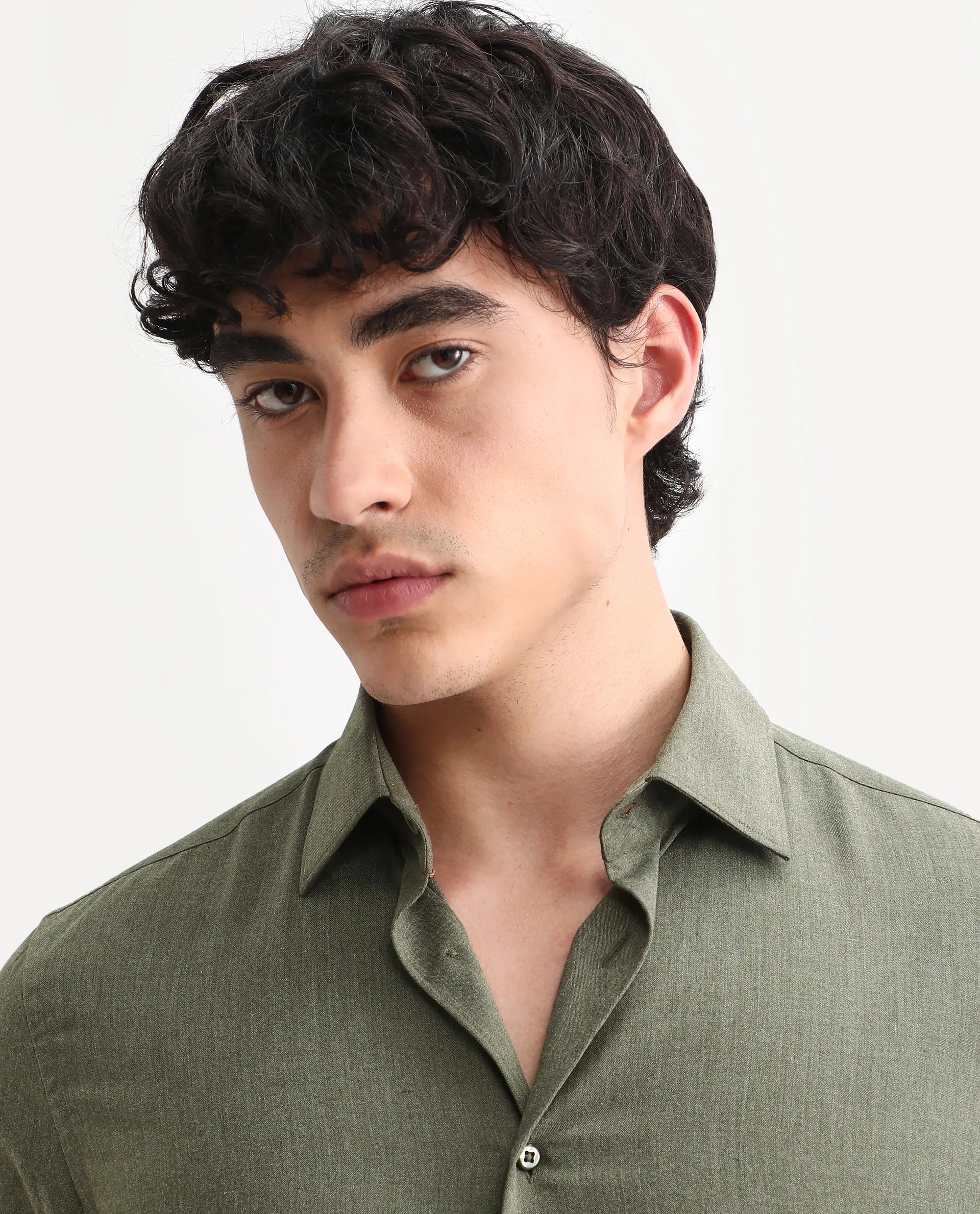 Rare Rabbit Men's Gunjo 25 Dusky Green Cotton Blend Plain Regular Fit Full Sleeve Collared Shirt