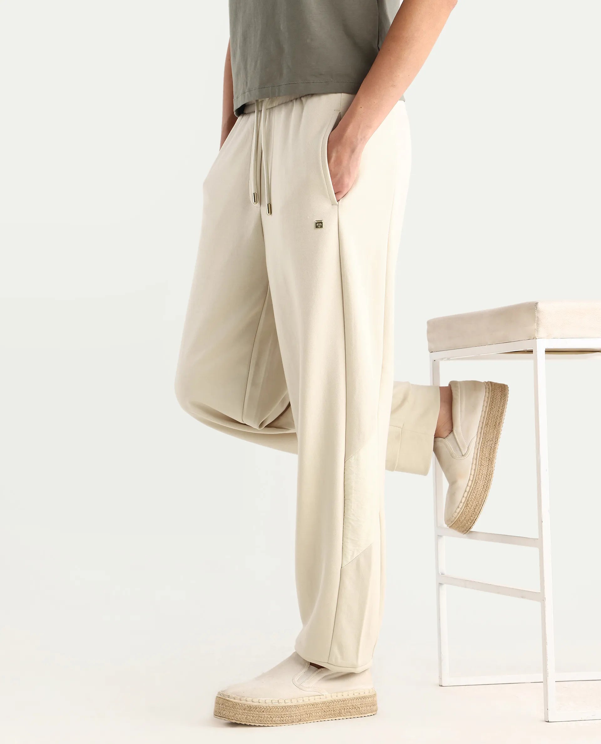 Rareism Women's Hastane Off White Modal Blend Ankle Length Regular Fit Track Pant