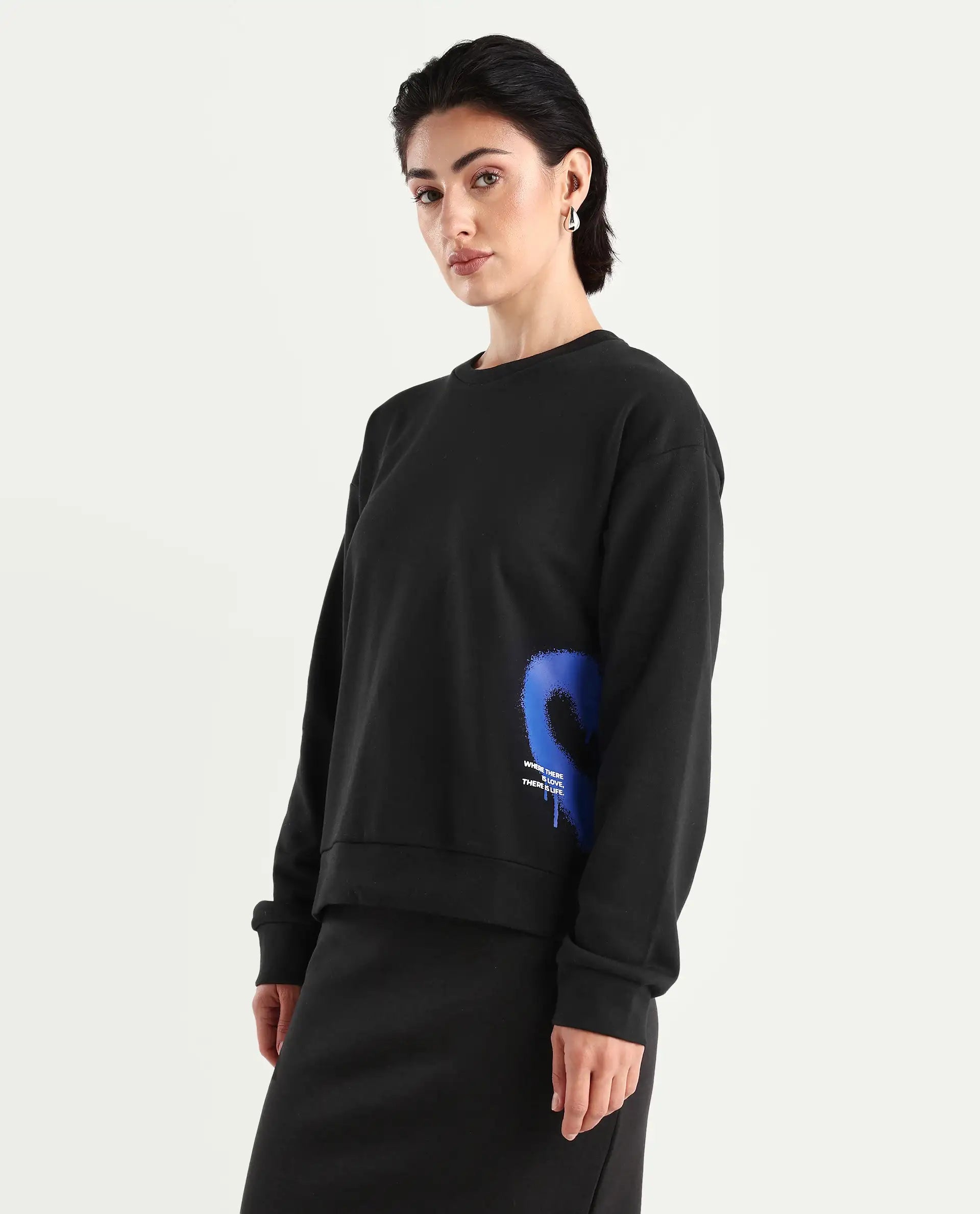 Rareism Women's Herf Black Cotton Crew Neck Graphic Print Regular Fit Sweatshirt