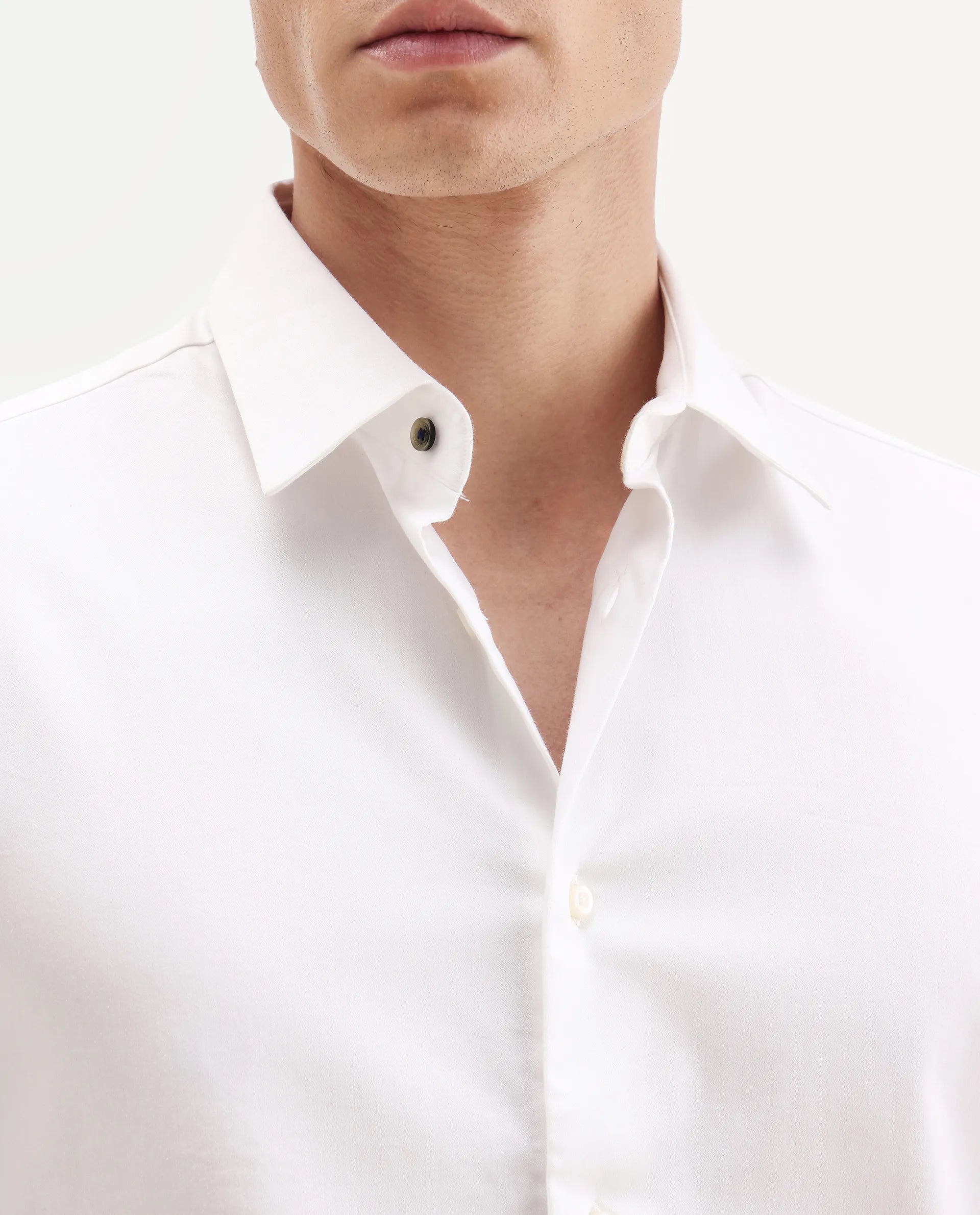 Rare Rabbit Men's Holla-25 White Cotton Blend Plain Regular Fit Full Sleeve Collared Shirt