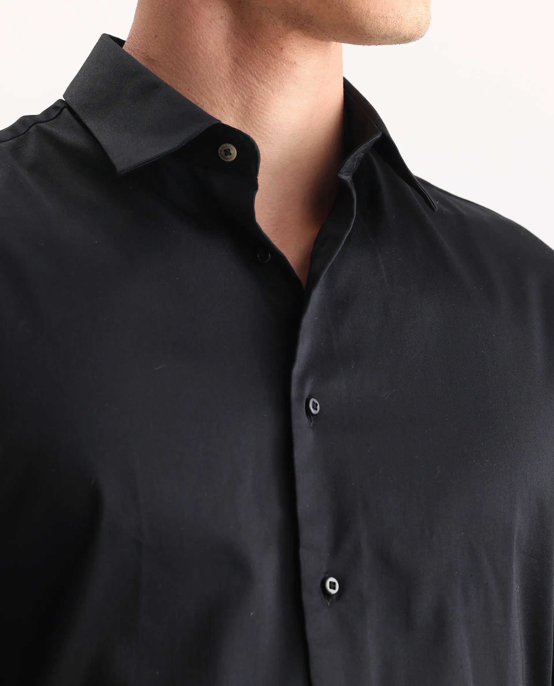 Rare Rabbit Men's Holla-26 Black Cotton Plain Regular Fit Full Sleeve Collared Shirt