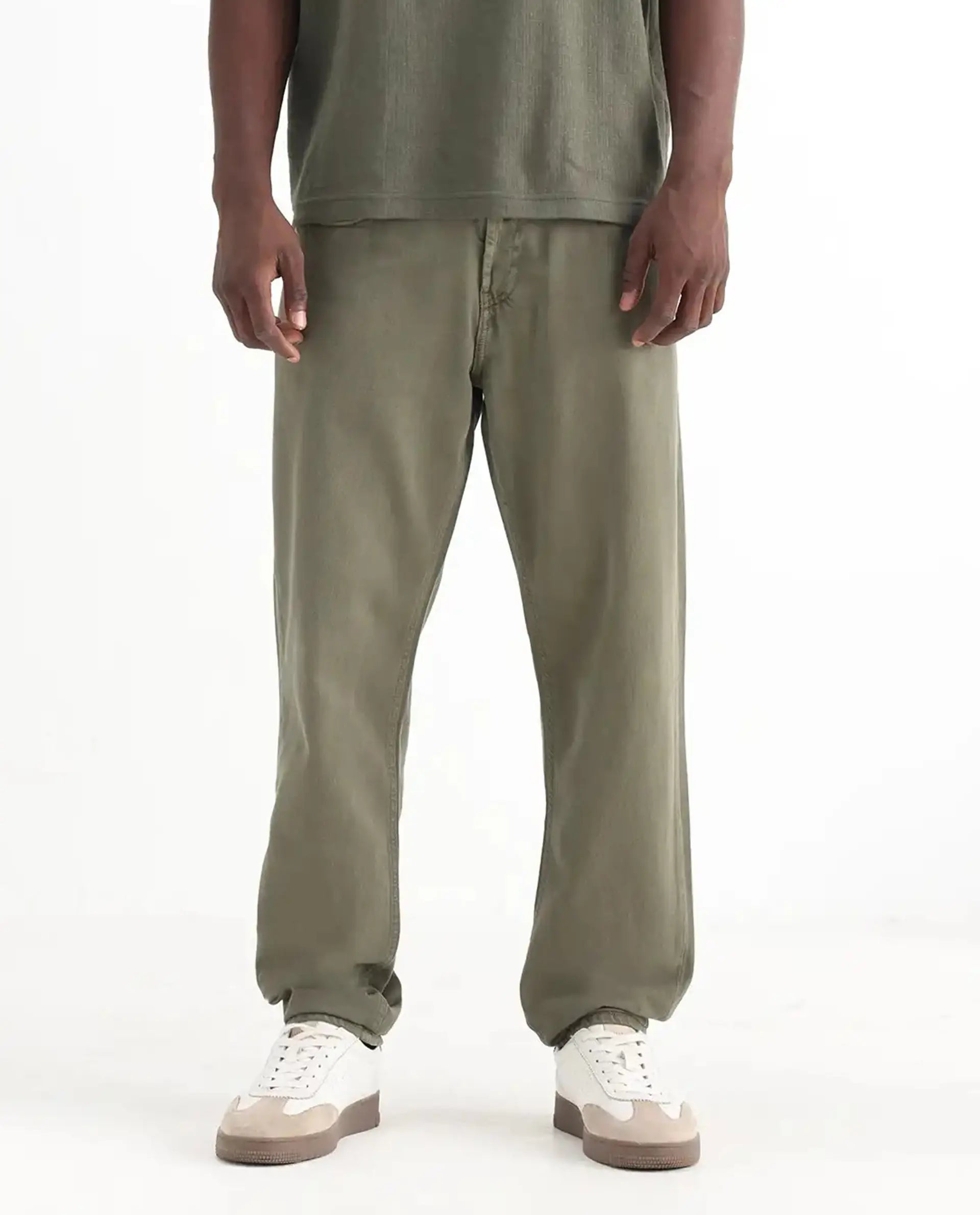 Rare Rabbit Men's Arvi Green Cotton Plain Dond Carrot Fit Jeans