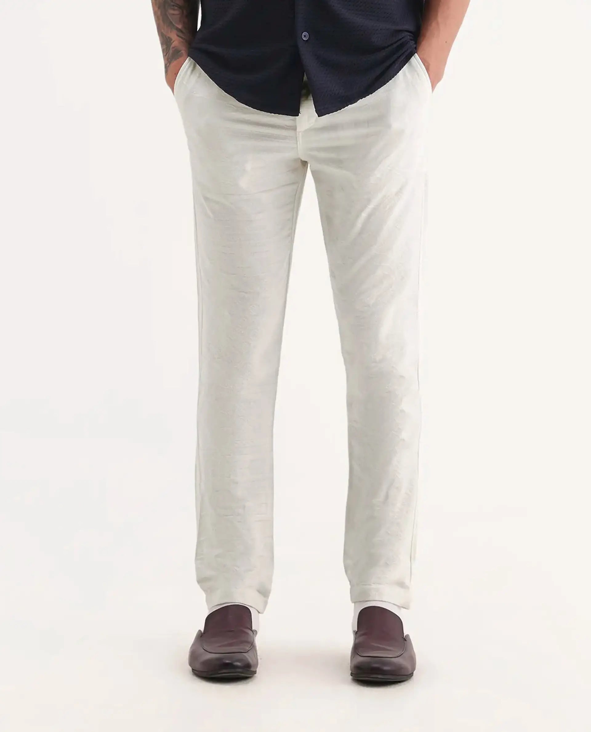 Rare Rabbit Men Jeck-Aw25 White Cotton Fabric Button And Zip Closure Closure Jacquard Trouser
