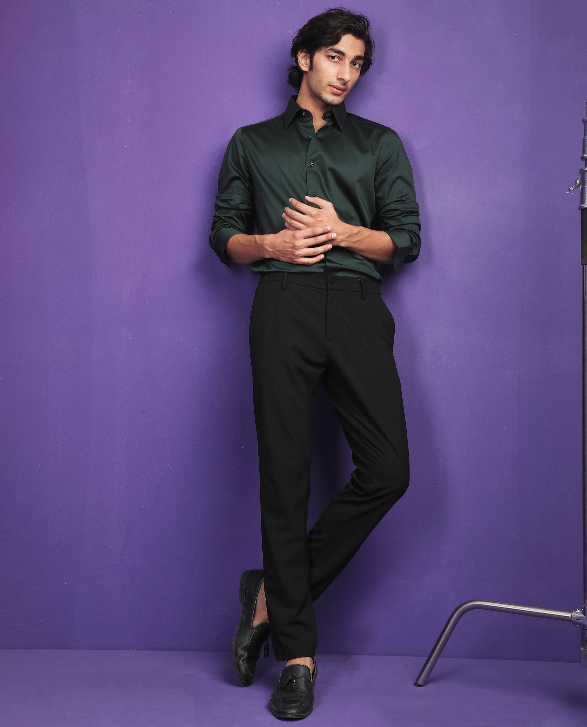 What Colour Shirts To Wear With Black Pants 7 Foolproof Options