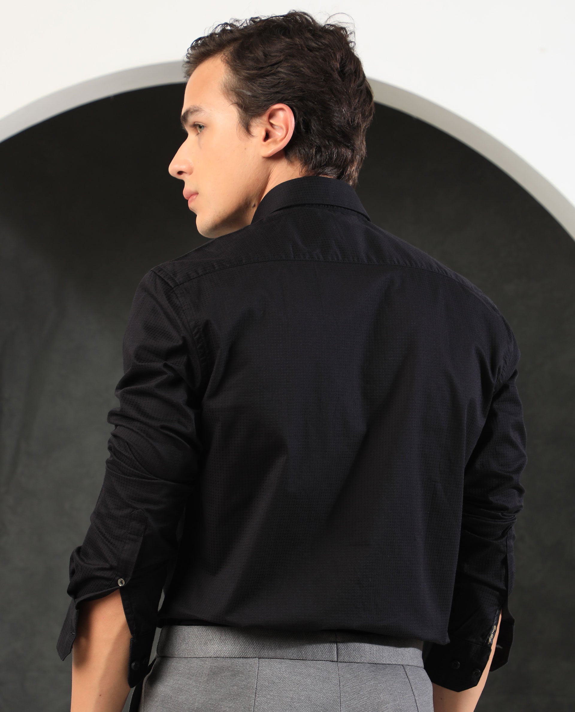 Rare Rabbit Men's Cents Black Dobby Full Sleeves Solid Shirt