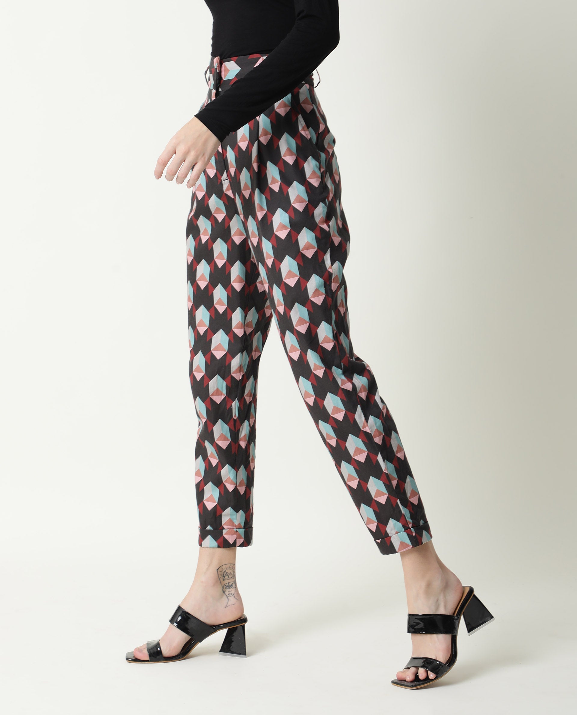Rareism Women Knicks Black Cotton Fabric Tailored Fit High Rise Geometric Print Ankle Length Trousers