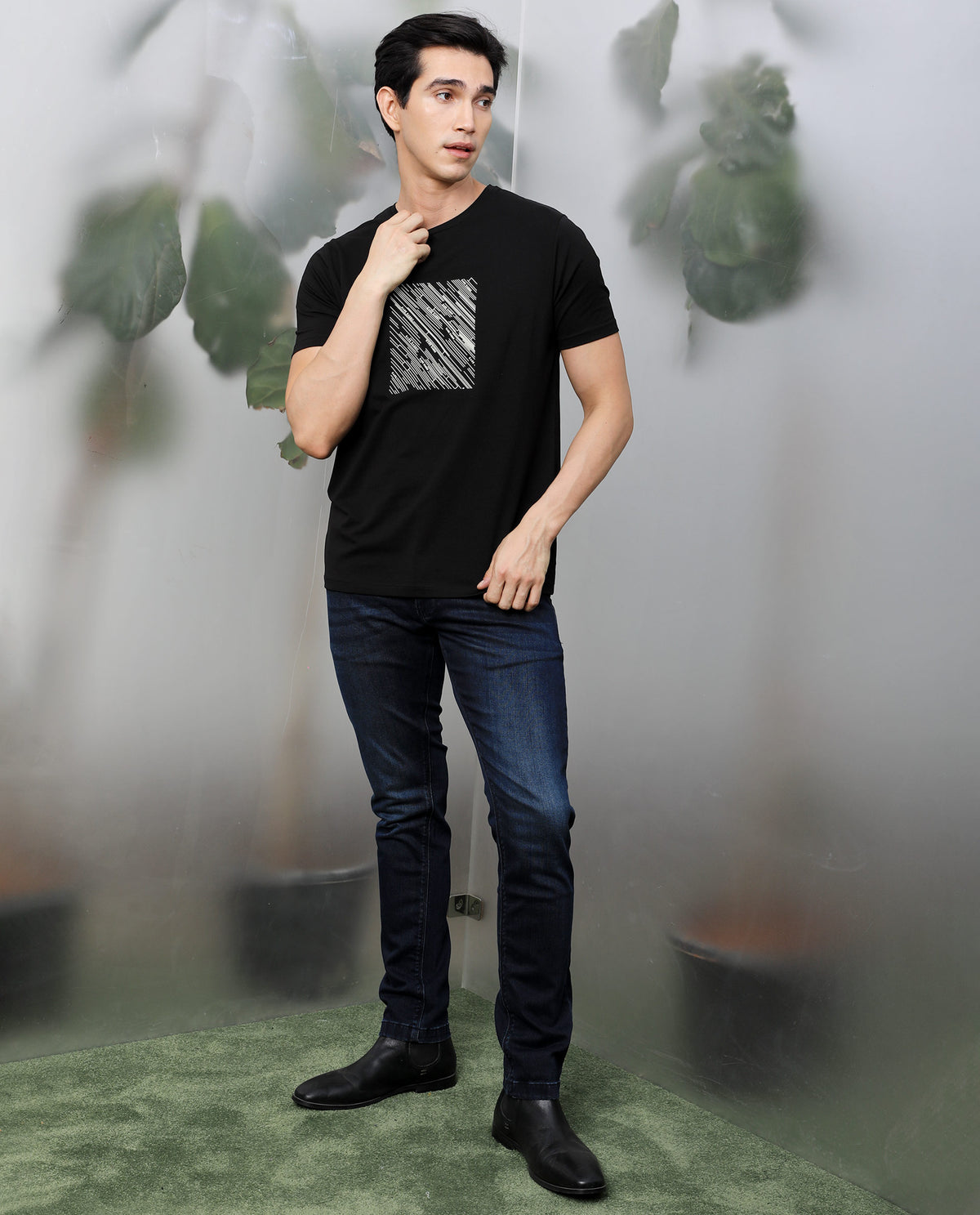 Rare Rabbit Men's Chevillon Dark Navy Dark Wash Mid-Rise Slim Fit Jeans