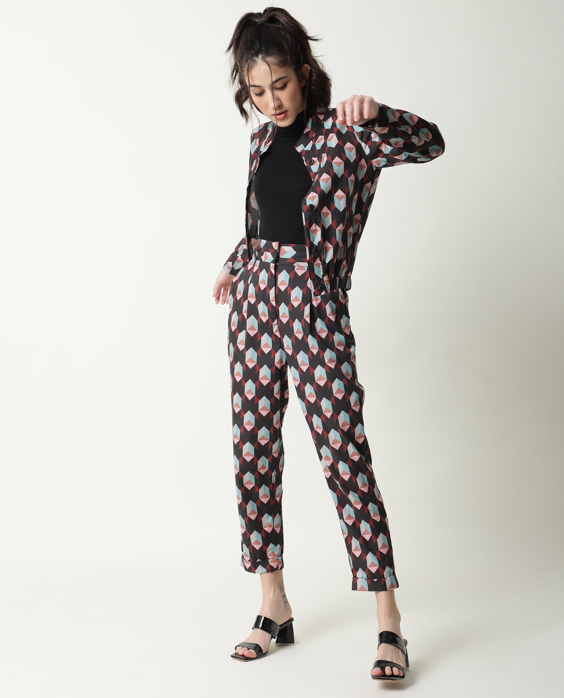 Rareism Women Knicks Black Cotton Fabric Tailored Fit High Rise Geometric Print Ankle Length Trousers
